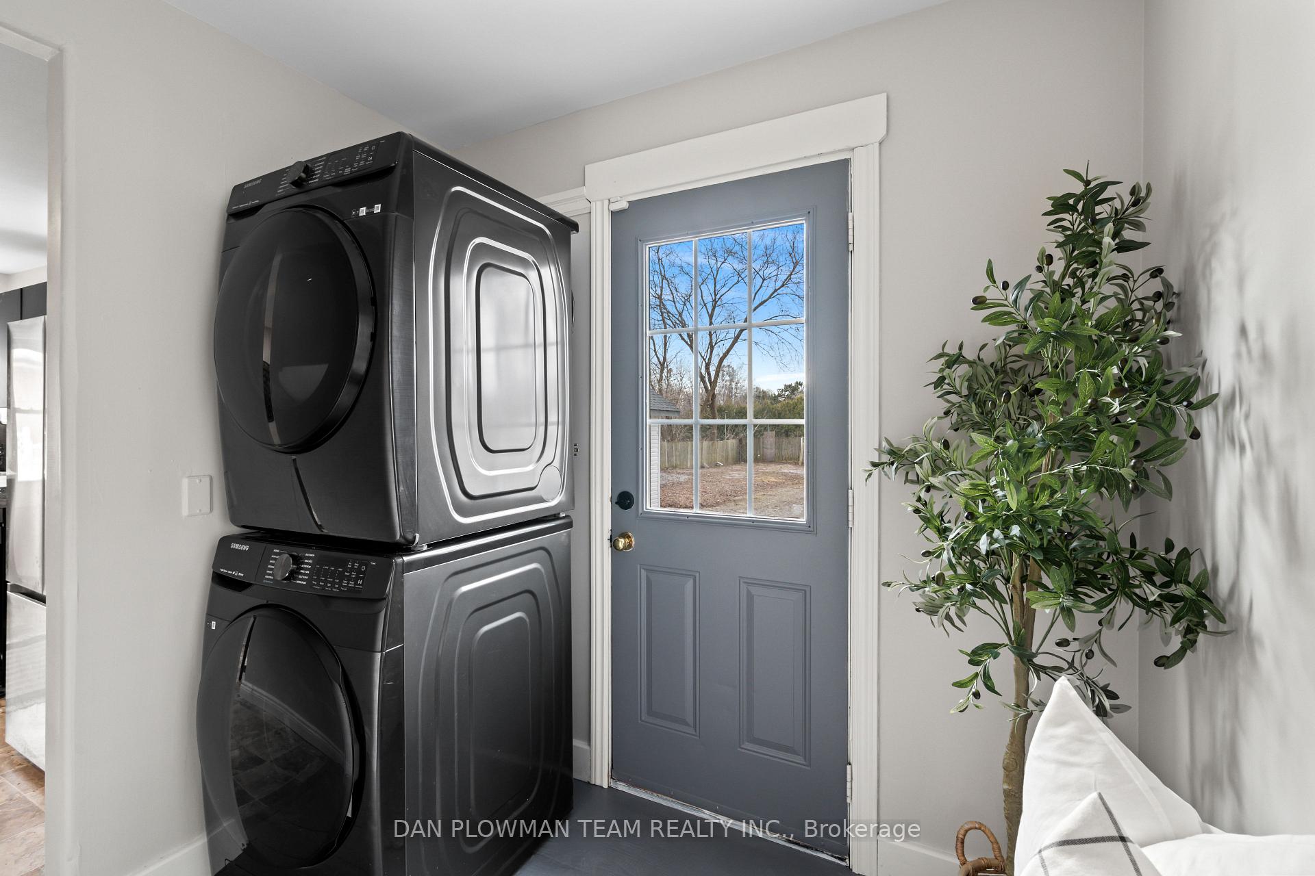 Photo 17 of 1116 Hortop Street, Oshawa, Centennial — HOMEH