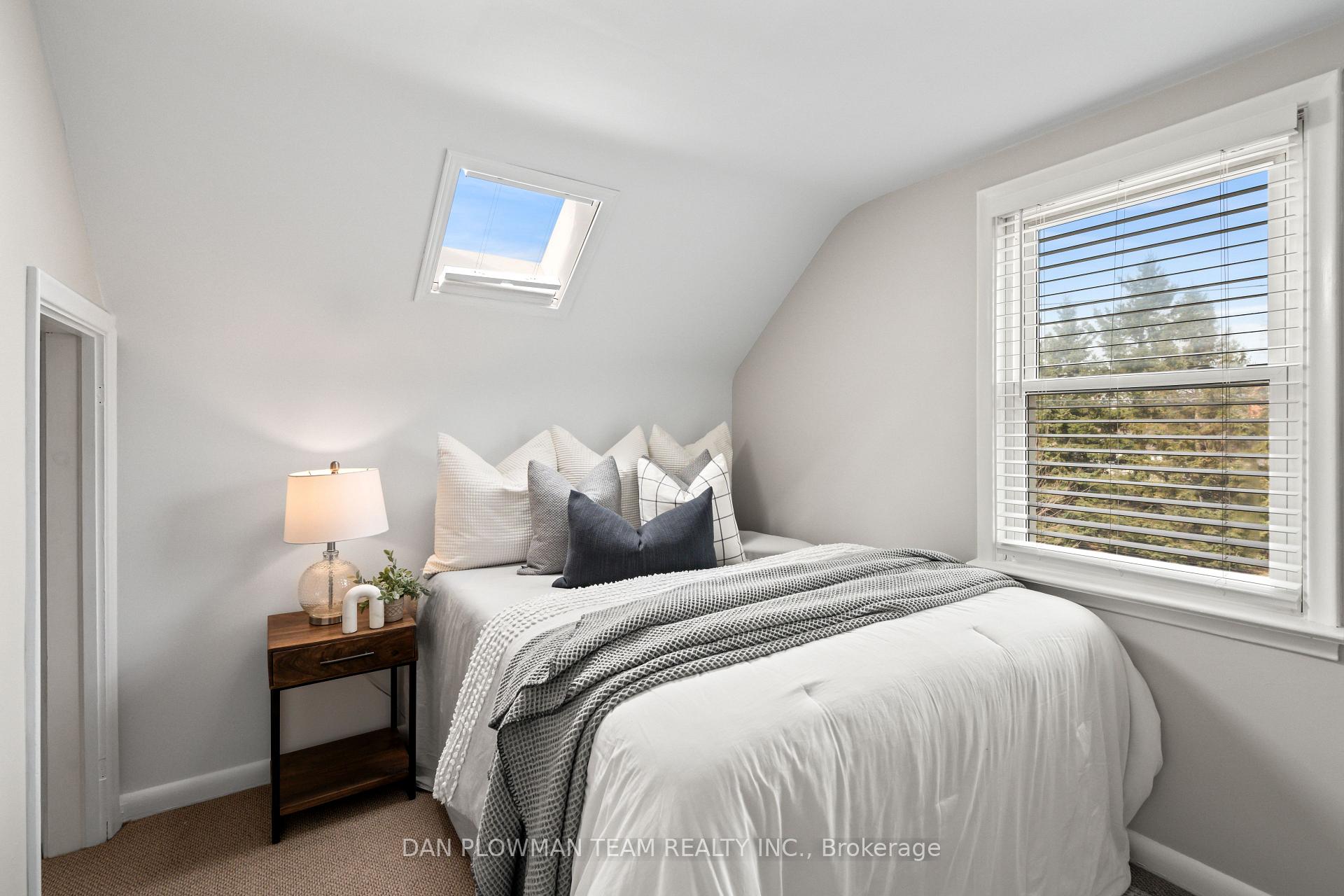 Photo 24 of 1116 Hortop Street, Oshawa, Centennial — HOMEH