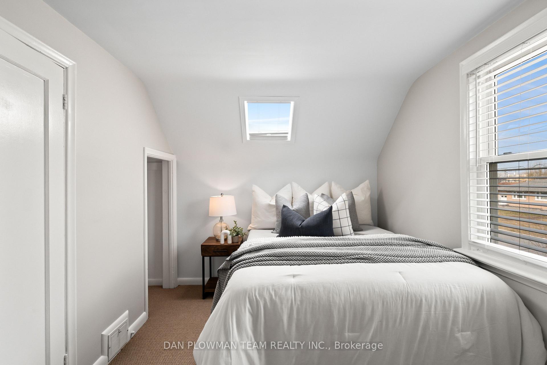 Photo 25 of 1116 Hortop Street, Oshawa, Centennial — HOMEH