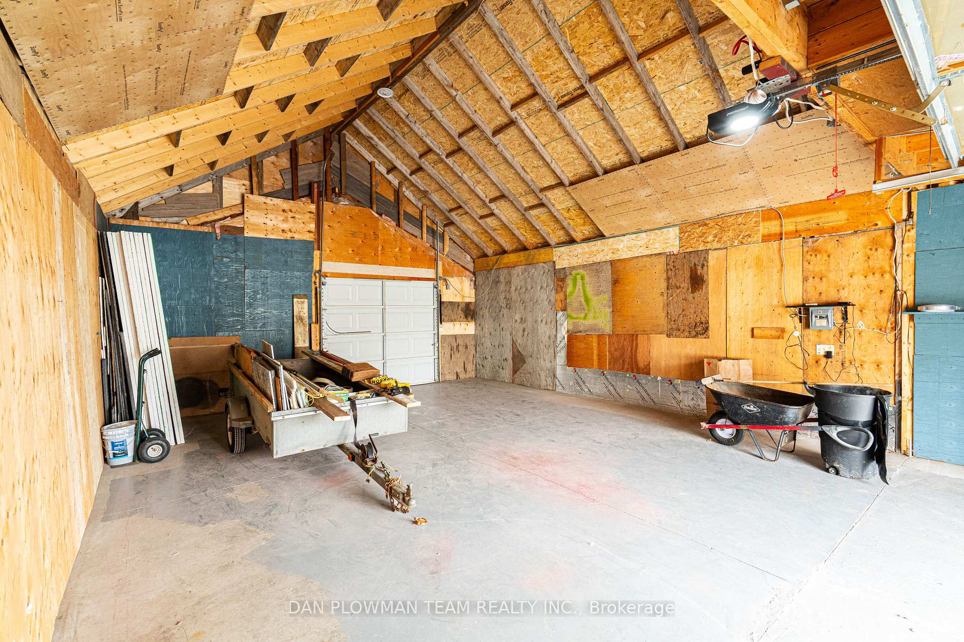 Photo 34 of 1116 Hortop Street, Oshawa, Centennial — HOMEH