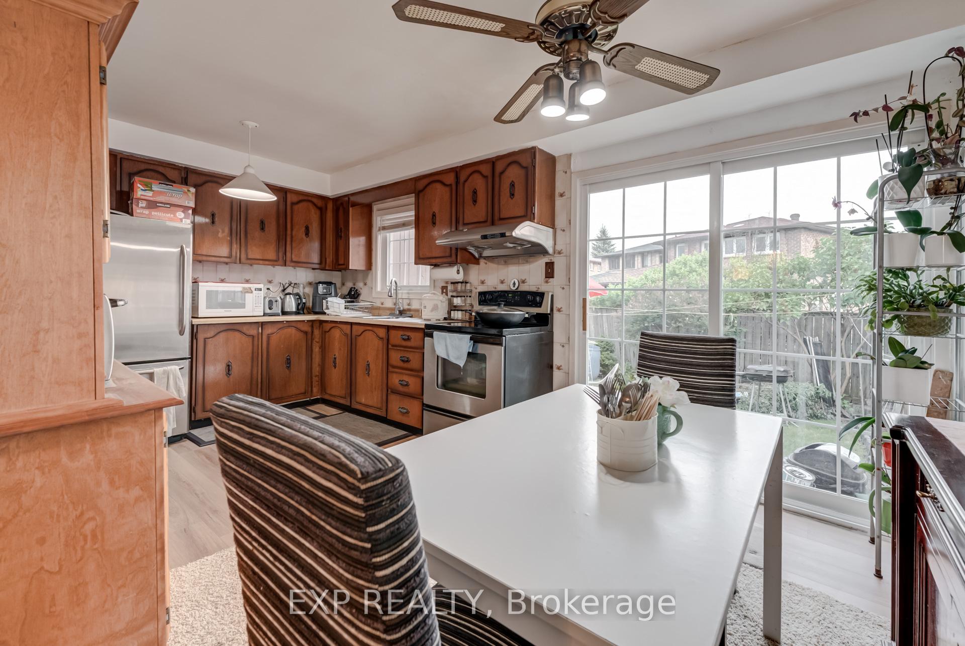 Photo 11 of 55 Hord Crescent, Vaughan, Lakeview Estates — HOMEH