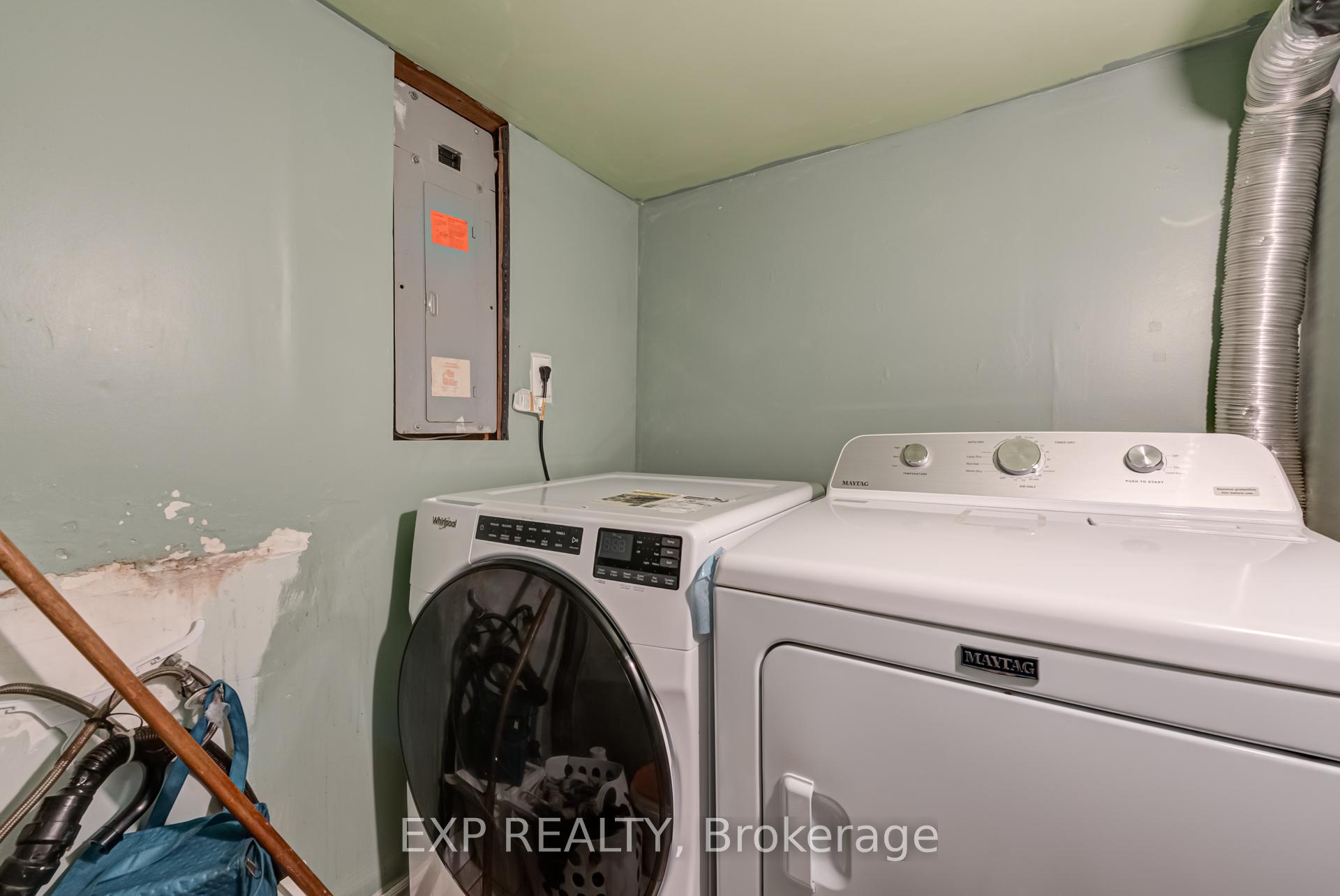 Photo 38 of 55 Hord Crescent, Vaughan, Lakeview Estates — HOMEH