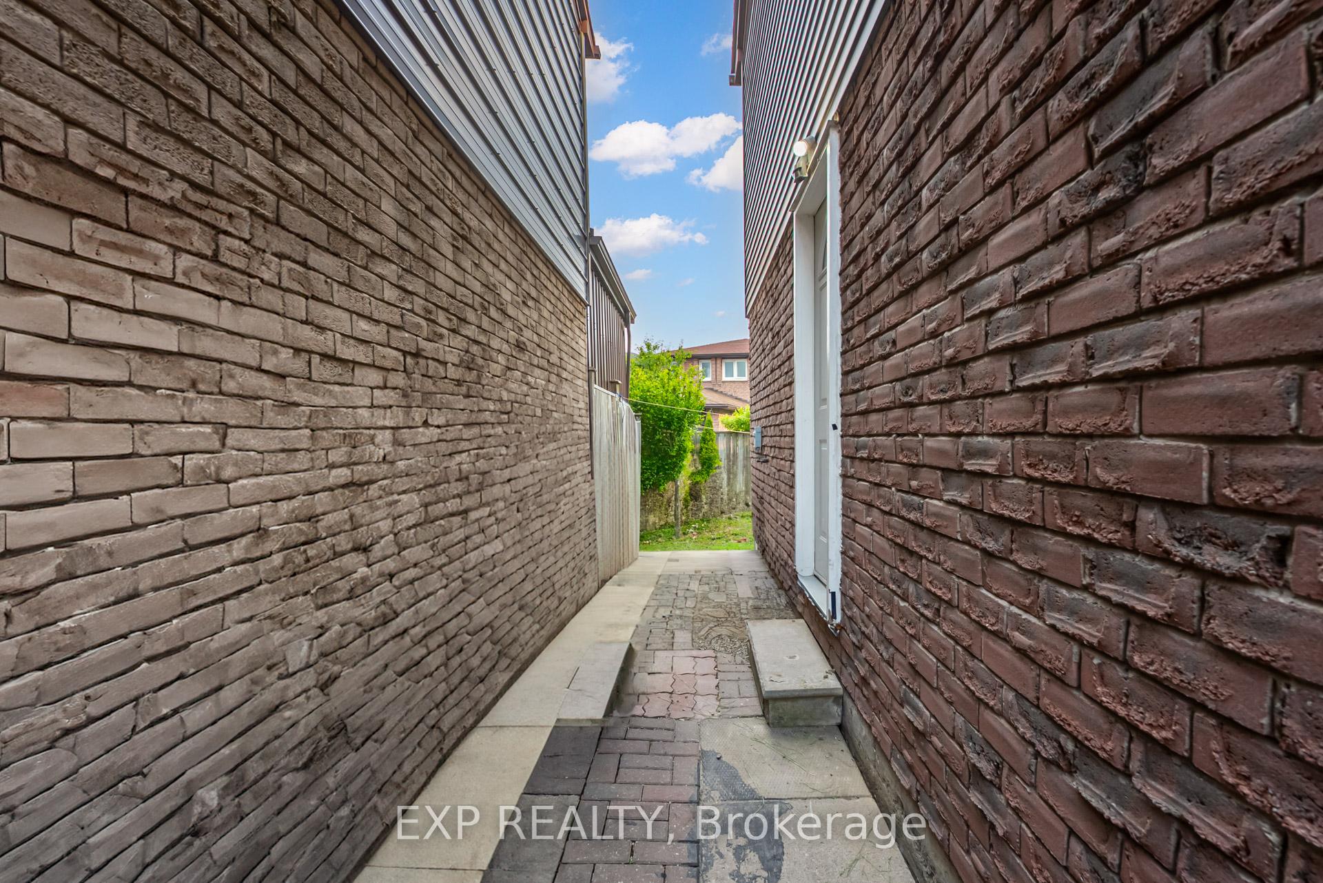 Photo 42 of 55 Hord Crescent, Vaughan, Lakeview Estates — HOMEH