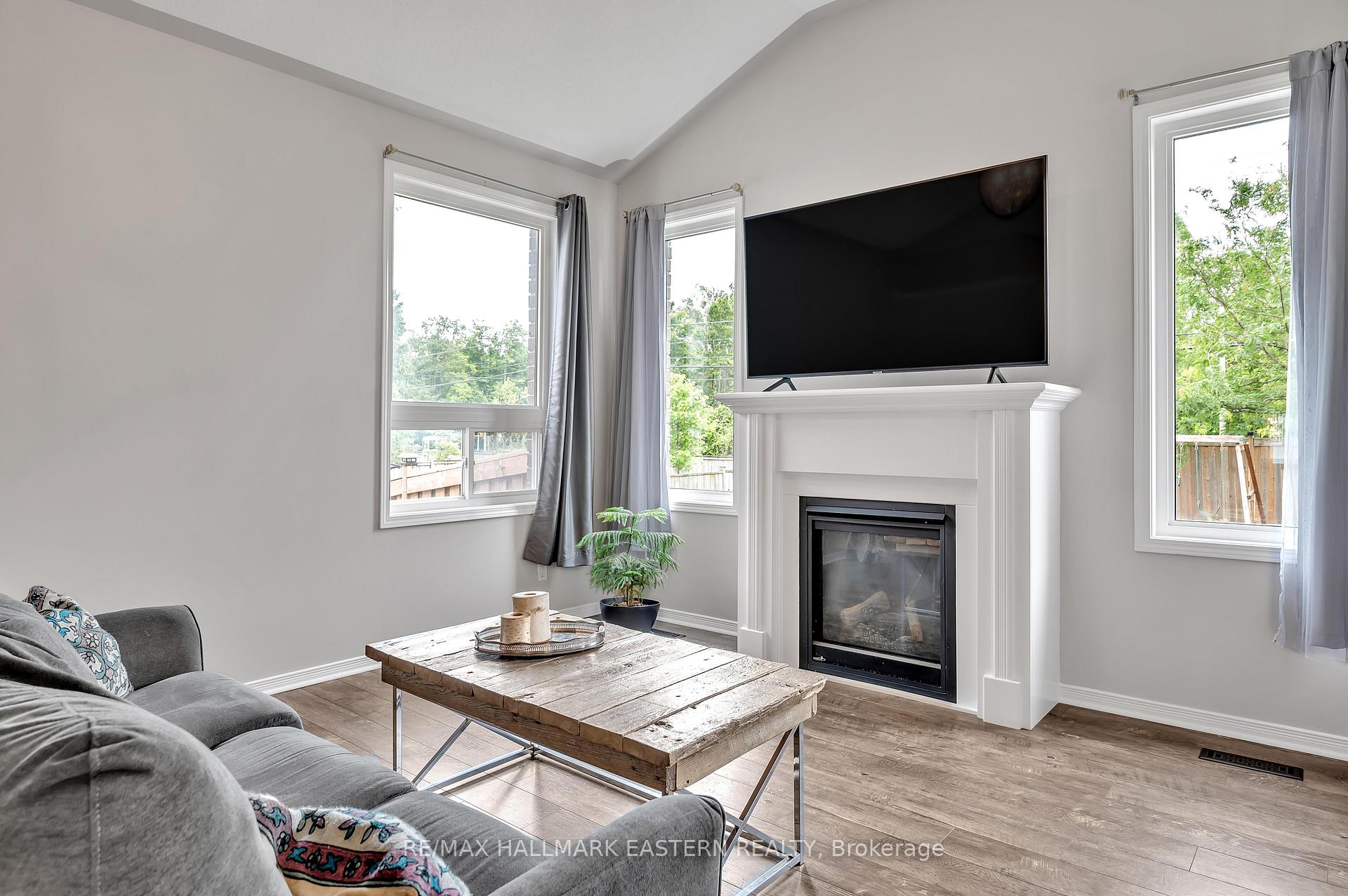 Photo 5 of 1787 Waddell Avenue, Peterborough, Otonabee Ward 1 — HOMEH