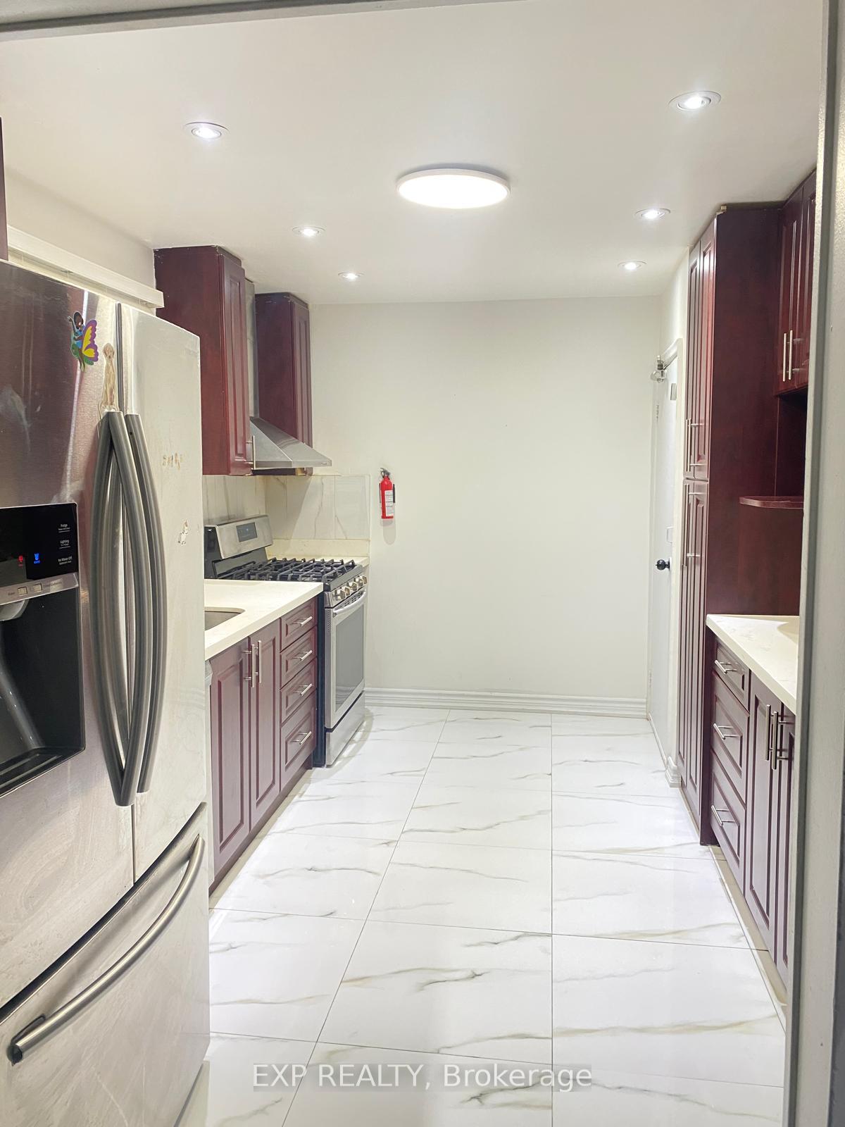 Photo 5 of 802 Phillip Murray Avenue, Oshawa, Lakeview — HOMEH