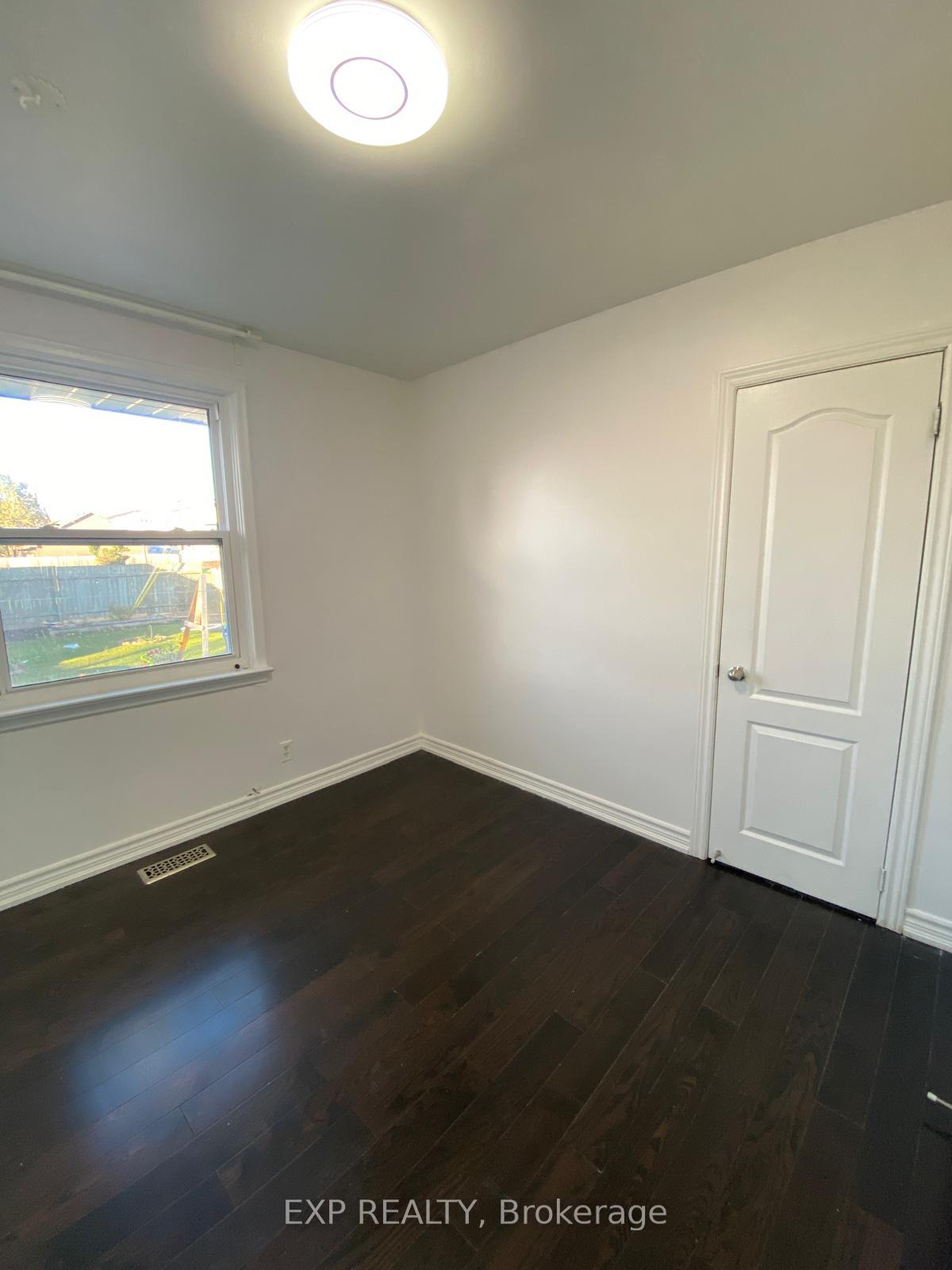 Photo 10 of 802 Phillip Murray Avenue, Oshawa, Lakeview — HOMEH