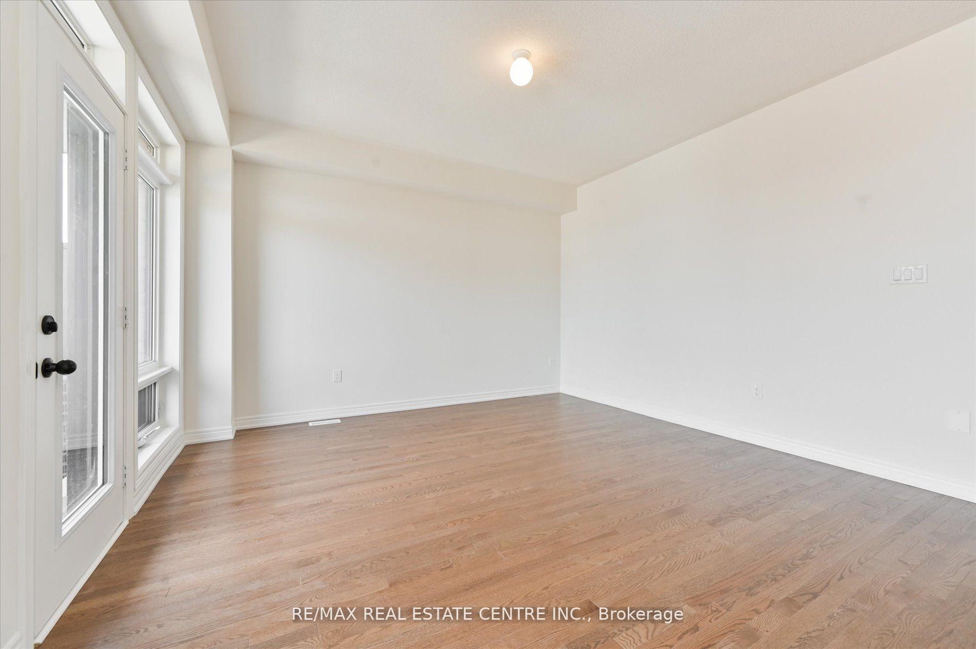 Photo 5 of 2 Cunliffe Lane, Ajax, South East — HOMEH