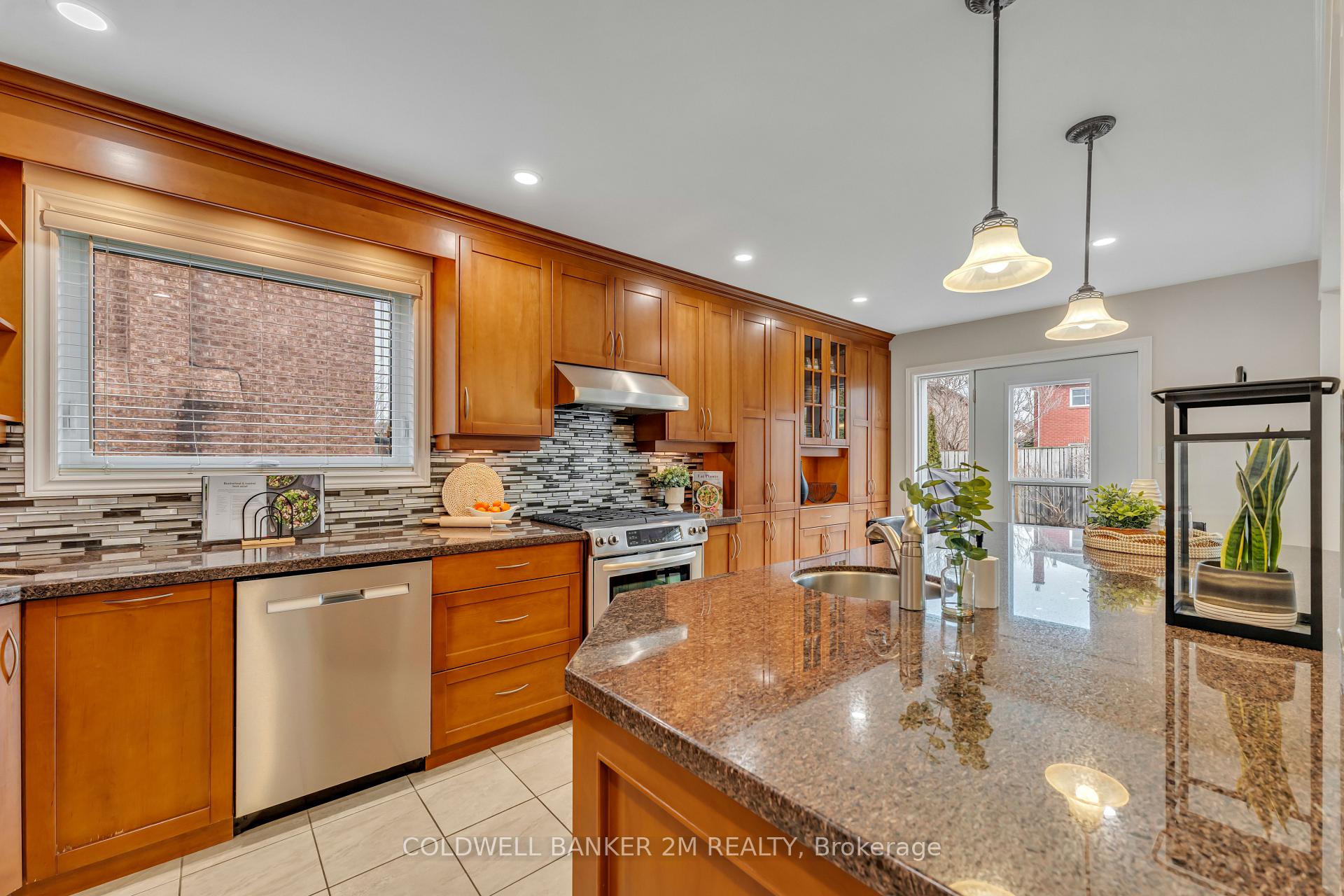 Photo 9 of 117 Harkness Drive, Whitby, Rolling Acres — HOMEH