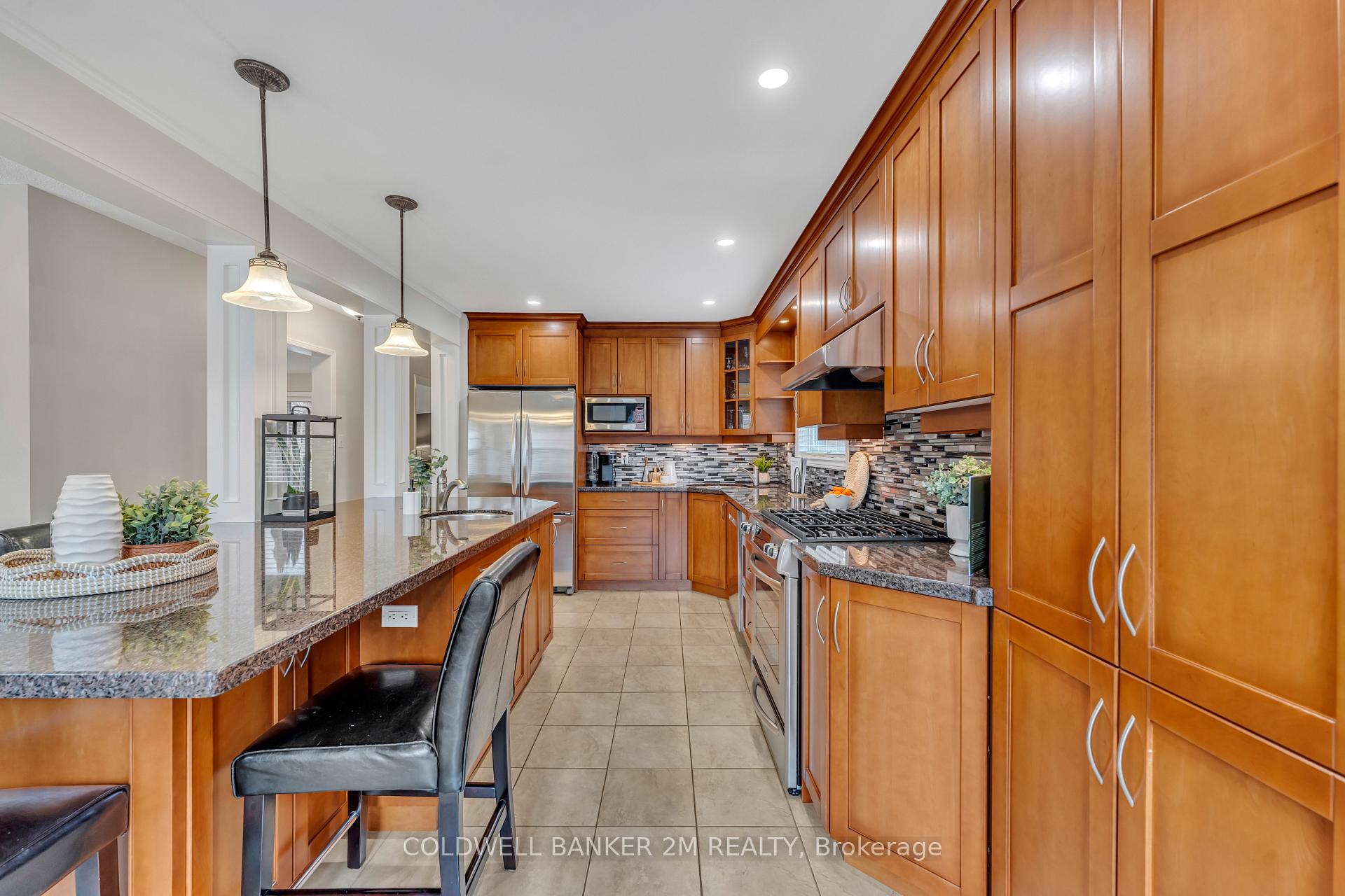 Photo 10 of 117 Harkness Drive, Whitby, Rolling Acres — HOMEH