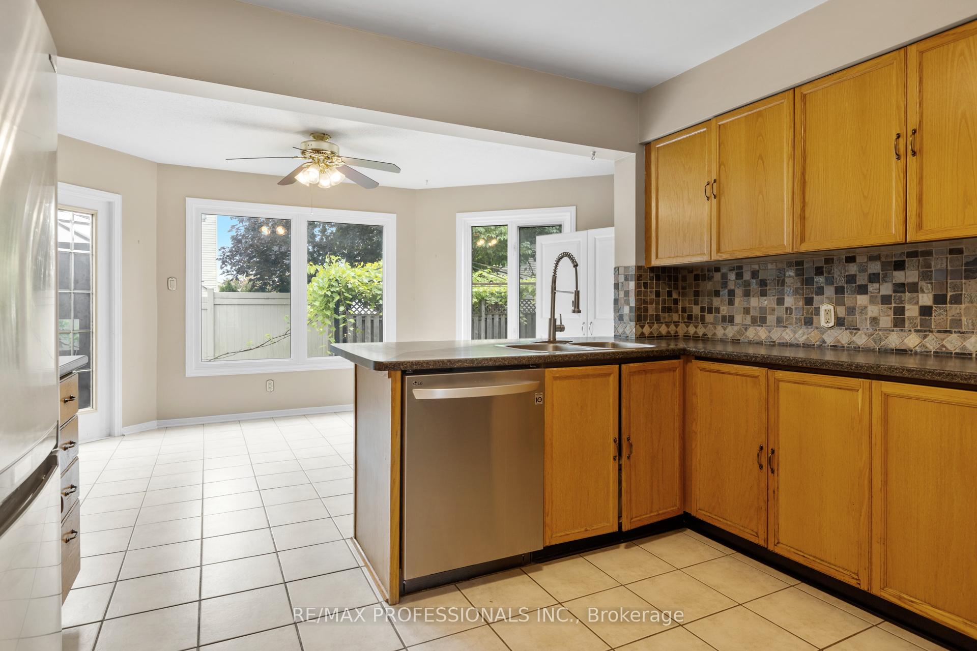 Photo 9 of 676 Merkley Drive, Ottawa, Fallingbrook/Pineridge — HOMEH