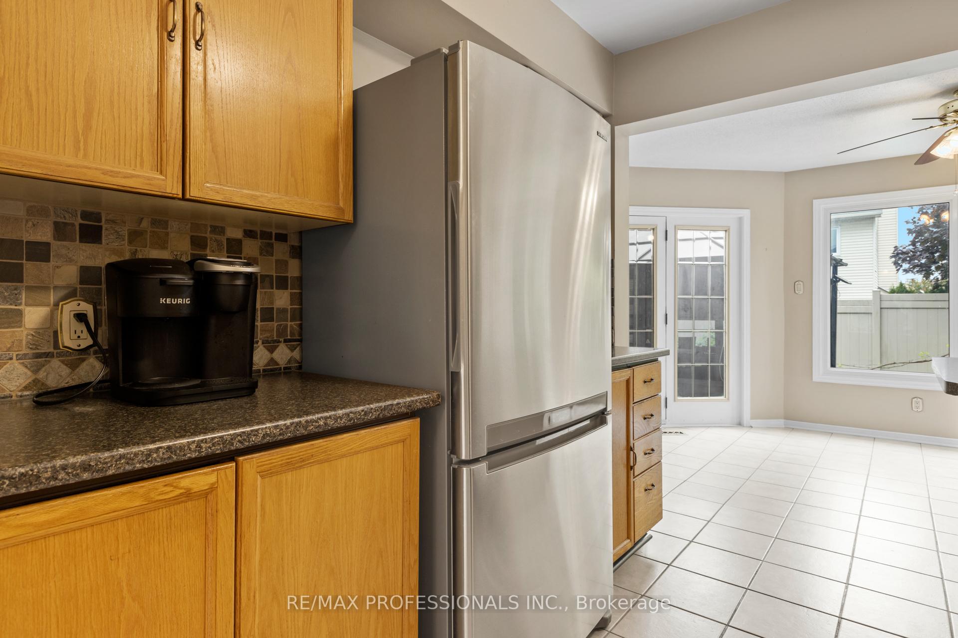Photo 10 of 676 Merkley Drive, Ottawa, Fallingbrook/Pineridge — HOMEH