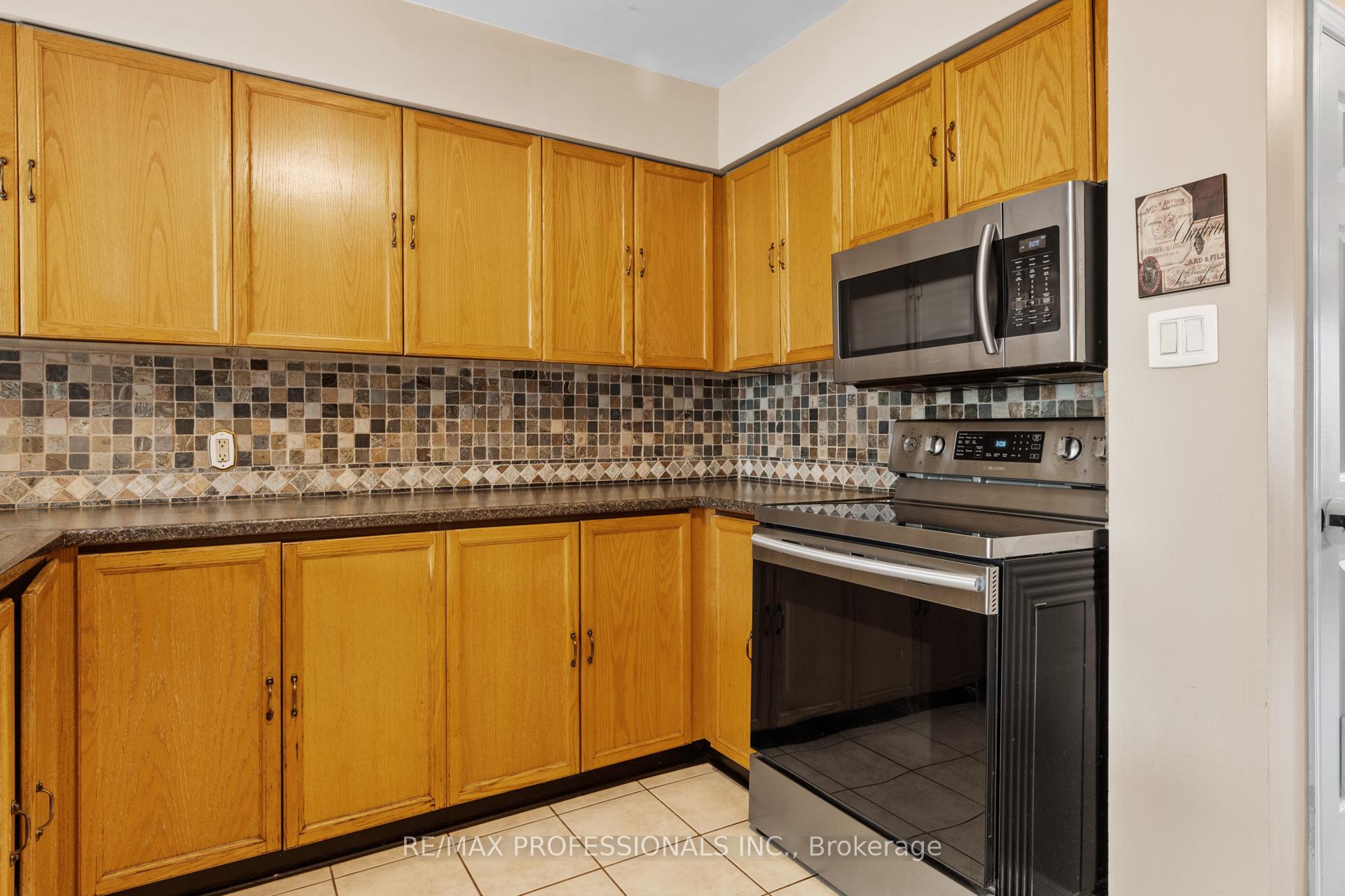 Photo 11 of 676 Merkley Drive, Ottawa, Fallingbrook/Pineridge — HOMEH