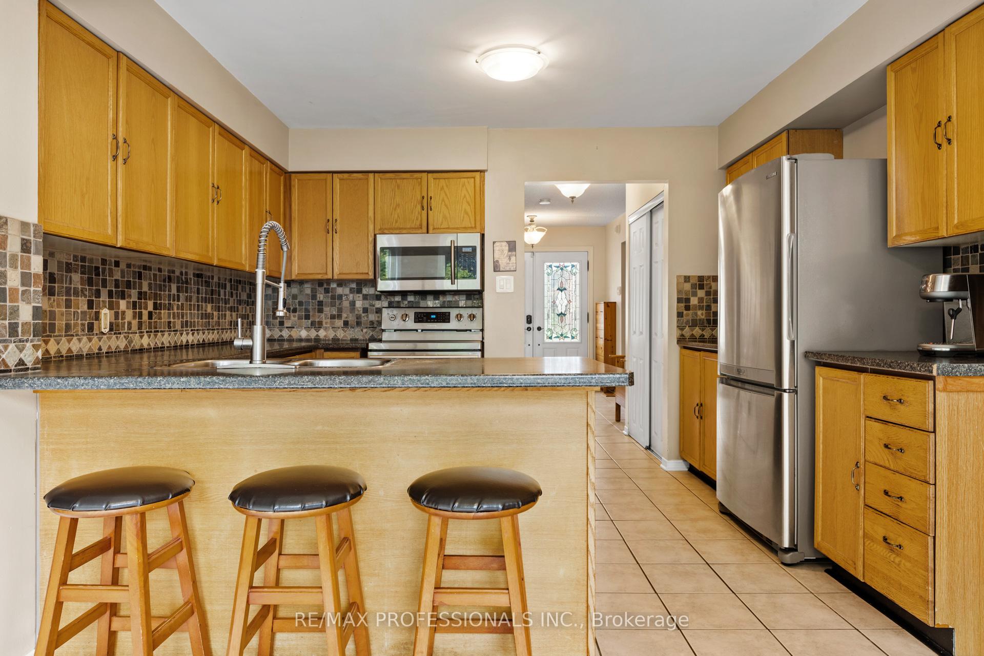 Photo 12 of 676 Merkley Drive, Ottawa, Fallingbrook/Pineridge — HOMEH