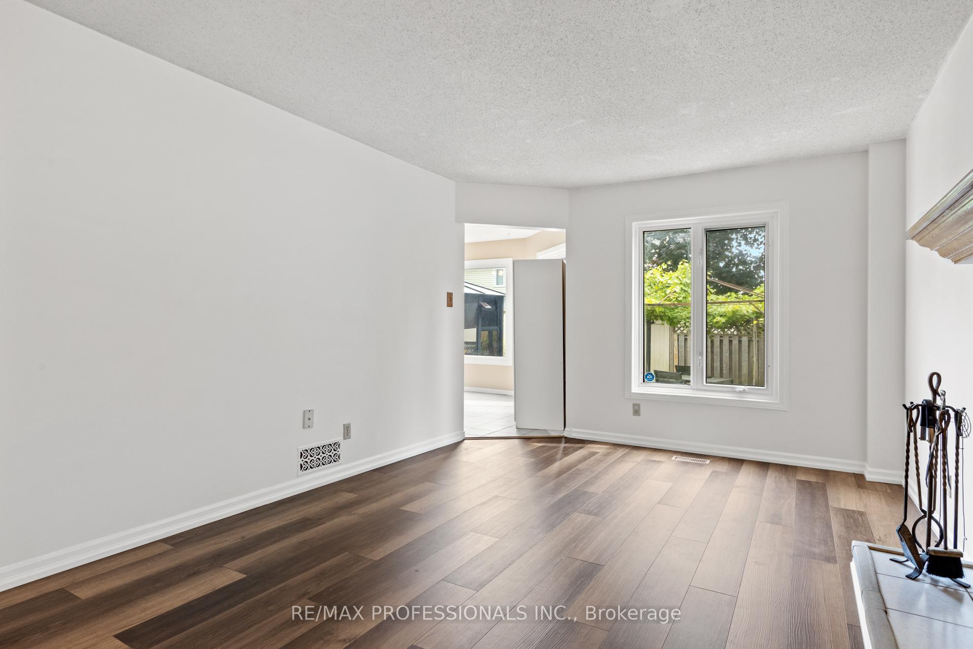 Photo 17 of 676 Merkley Drive, Ottawa, Fallingbrook/Pineridge — HOMEH