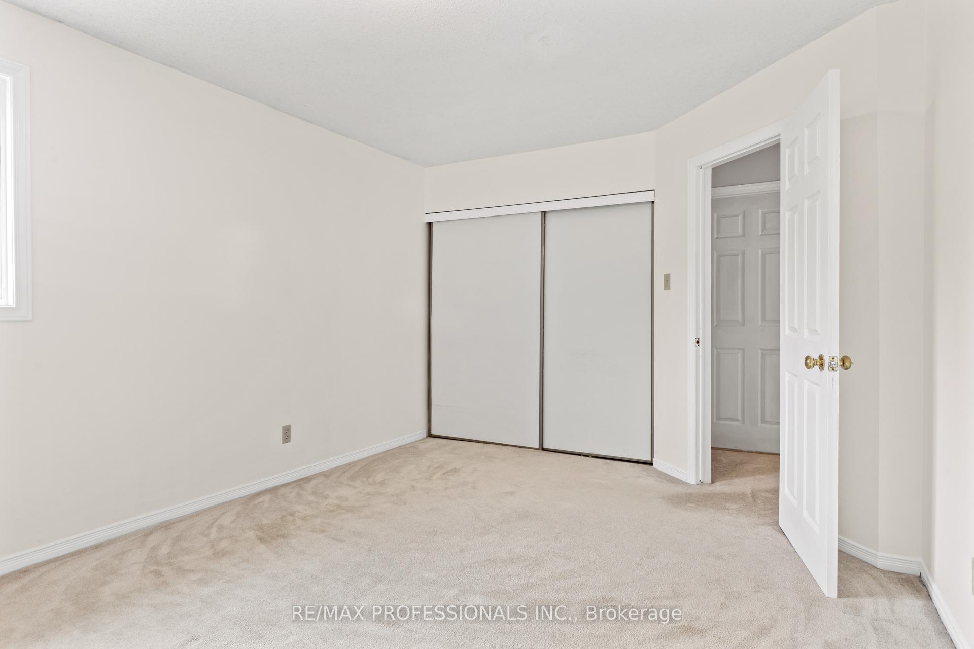 Photo 22 of 676 Merkley Drive, Ottawa, Fallingbrook/Pineridge — HOMEH