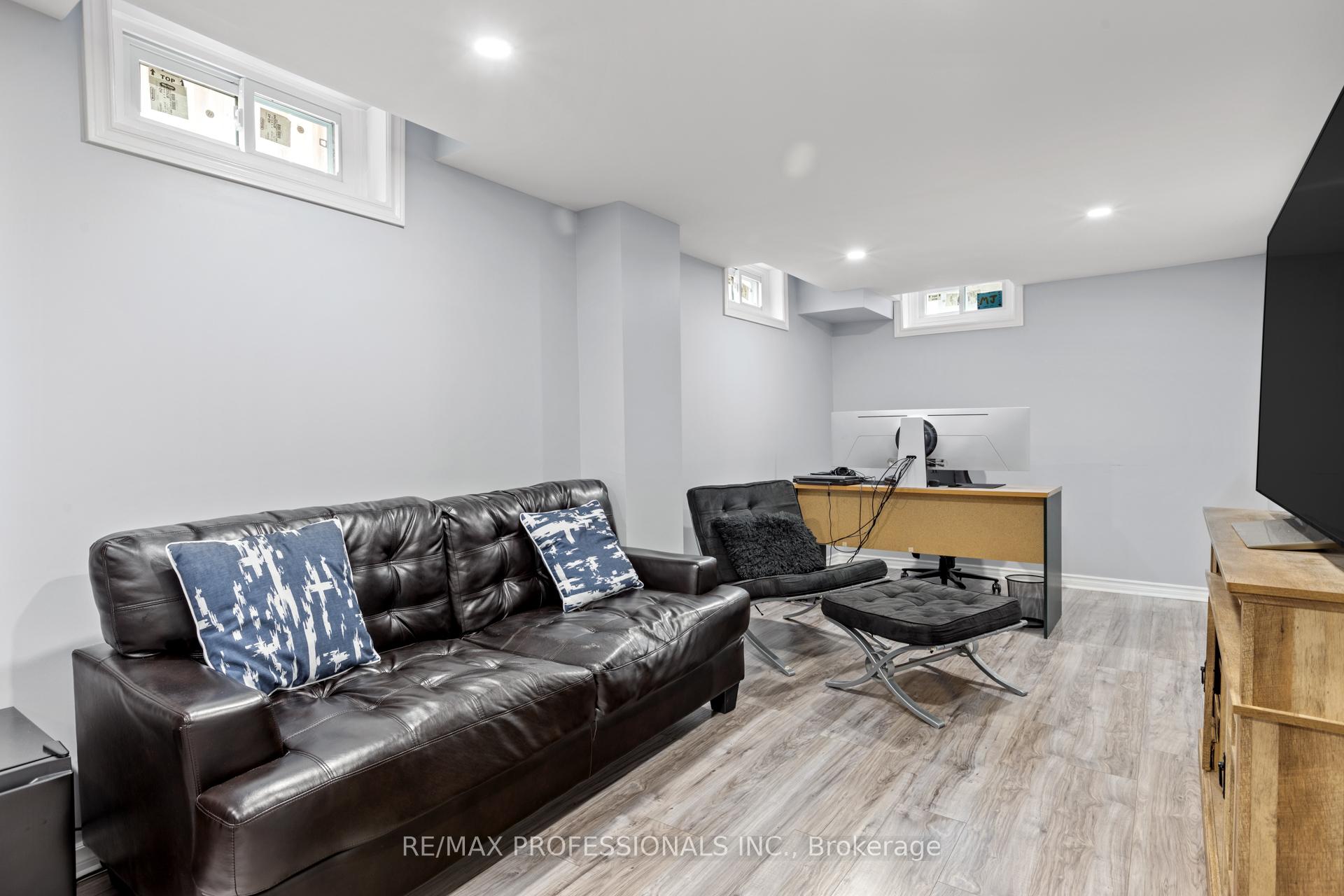 Photo 32 of 676 Merkley Drive, Ottawa, Fallingbrook/Pineridge — HOMEH