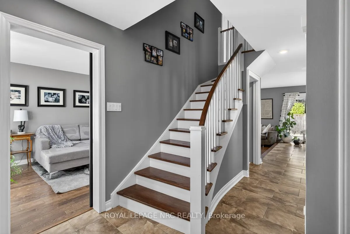 Photo 3 of 20 Cheritan Court, St. Catharines, Port Dalhousie — HOMEH