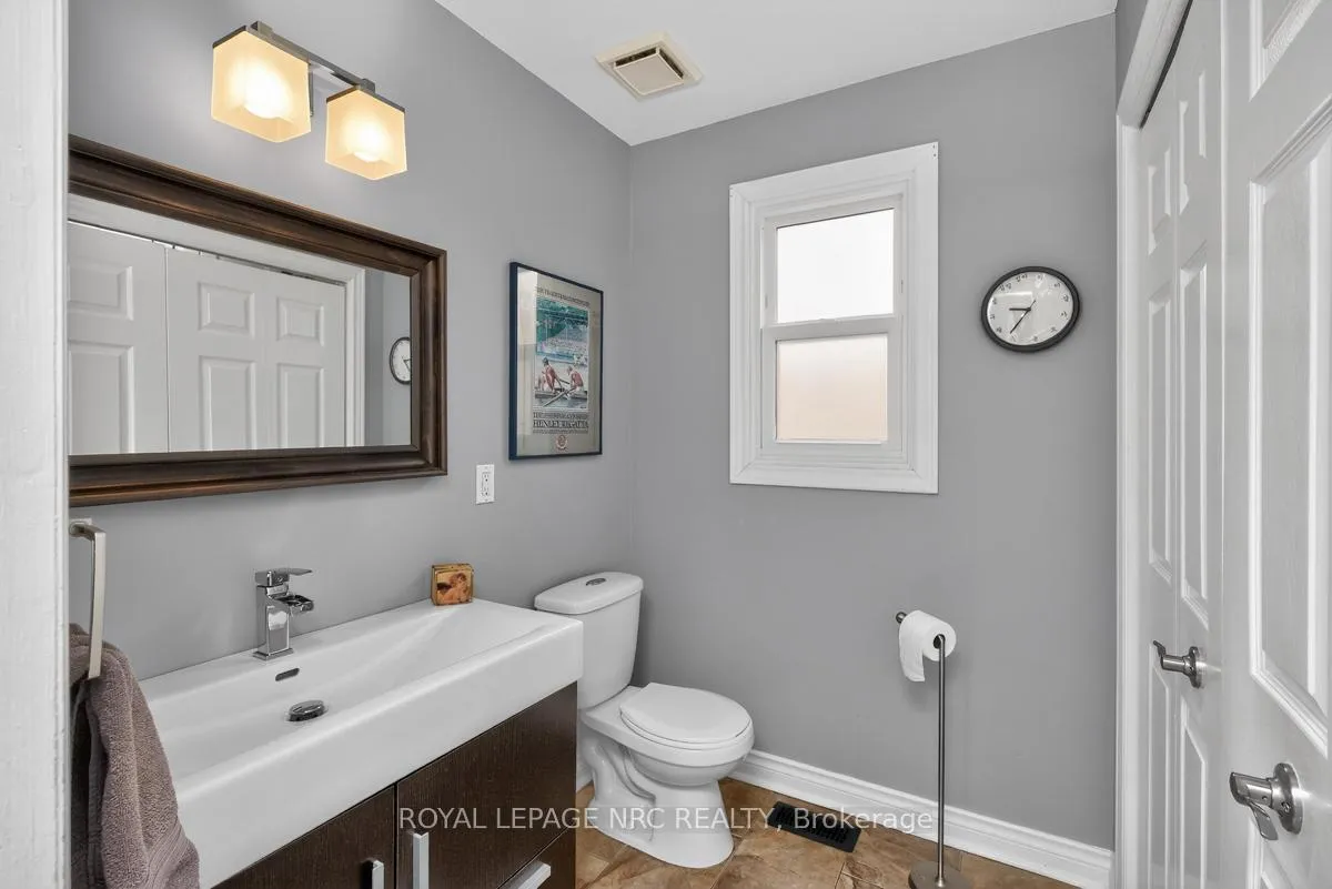Photo 4 of 20 Cheritan Court, St. Catharines, Port Dalhousie — HOMEH