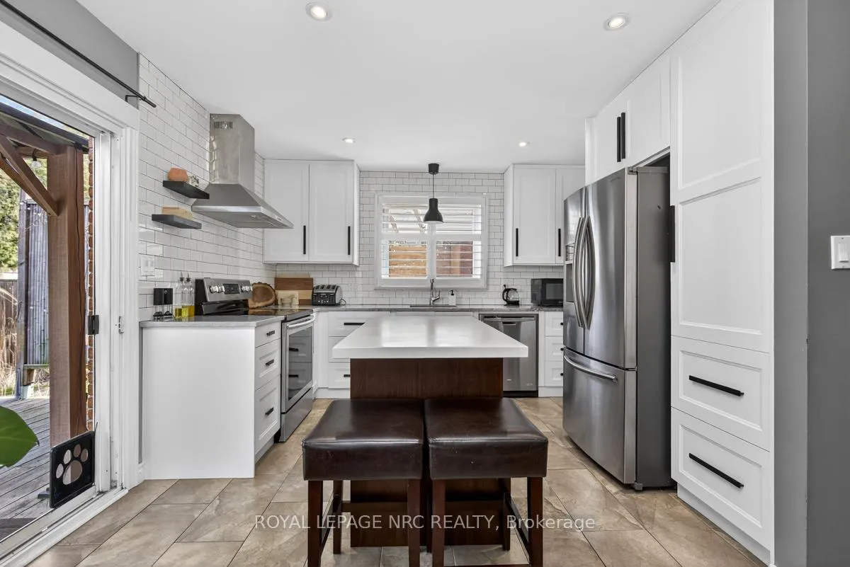 Photo 12 of 20 Cheritan Court, St. Catharines, Port Dalhousie — HOMEH