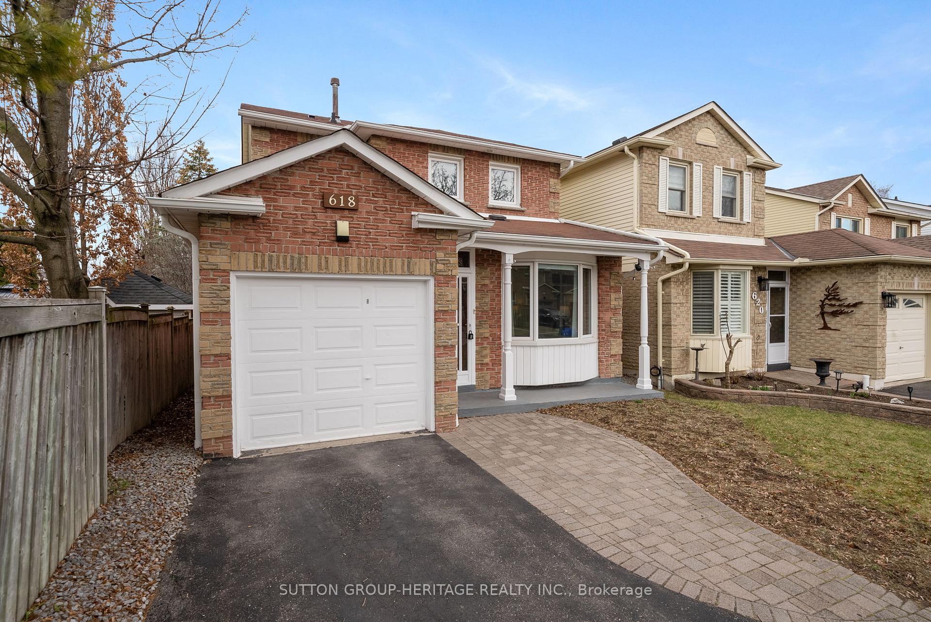 Photo 2 of 618 Sugar Maple Crescent, Whitby, Williamsburg — HOMEH