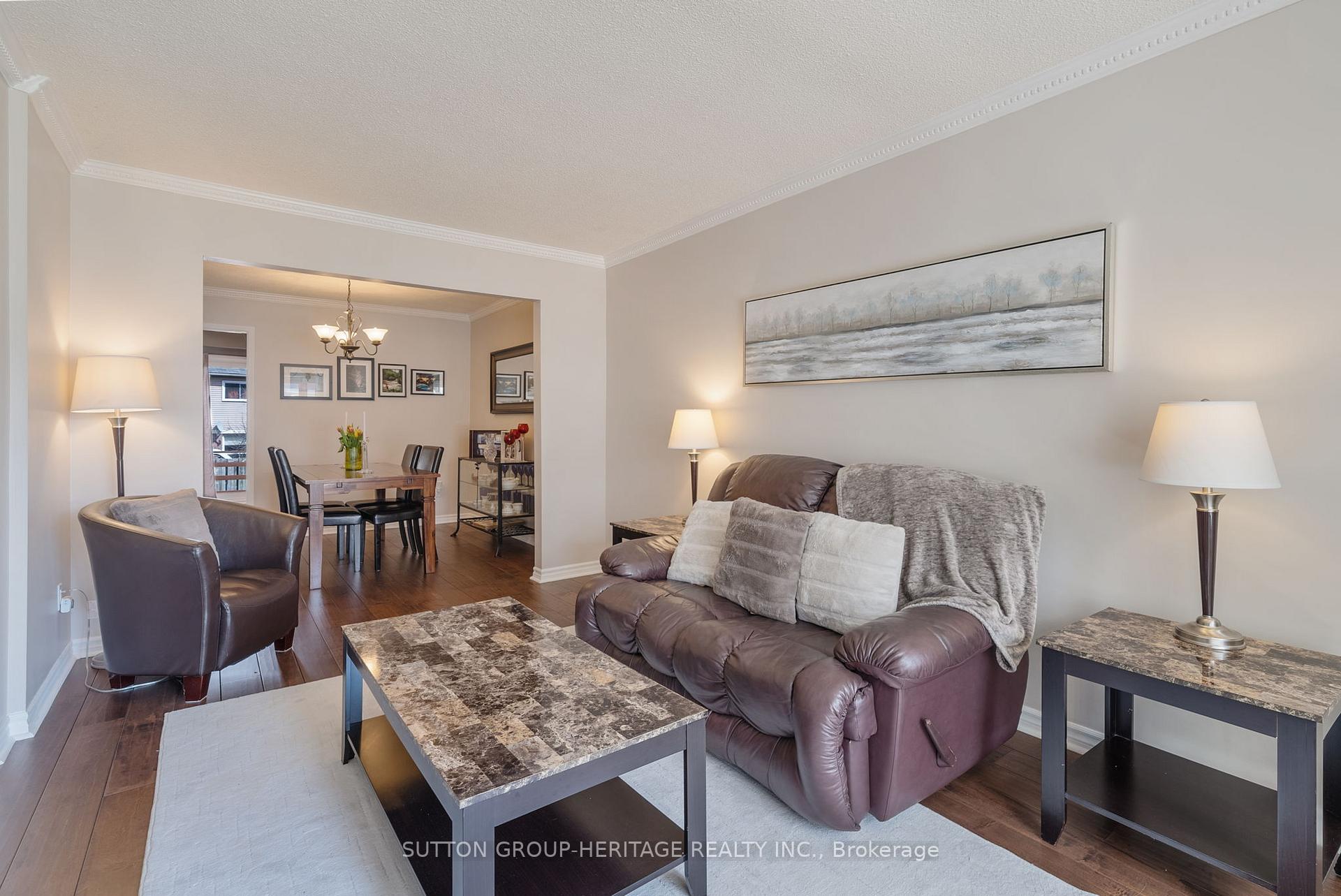 Photo 4 of 618 Sugar Maple Crescent, Whitby, Williamsburg — HOMEH