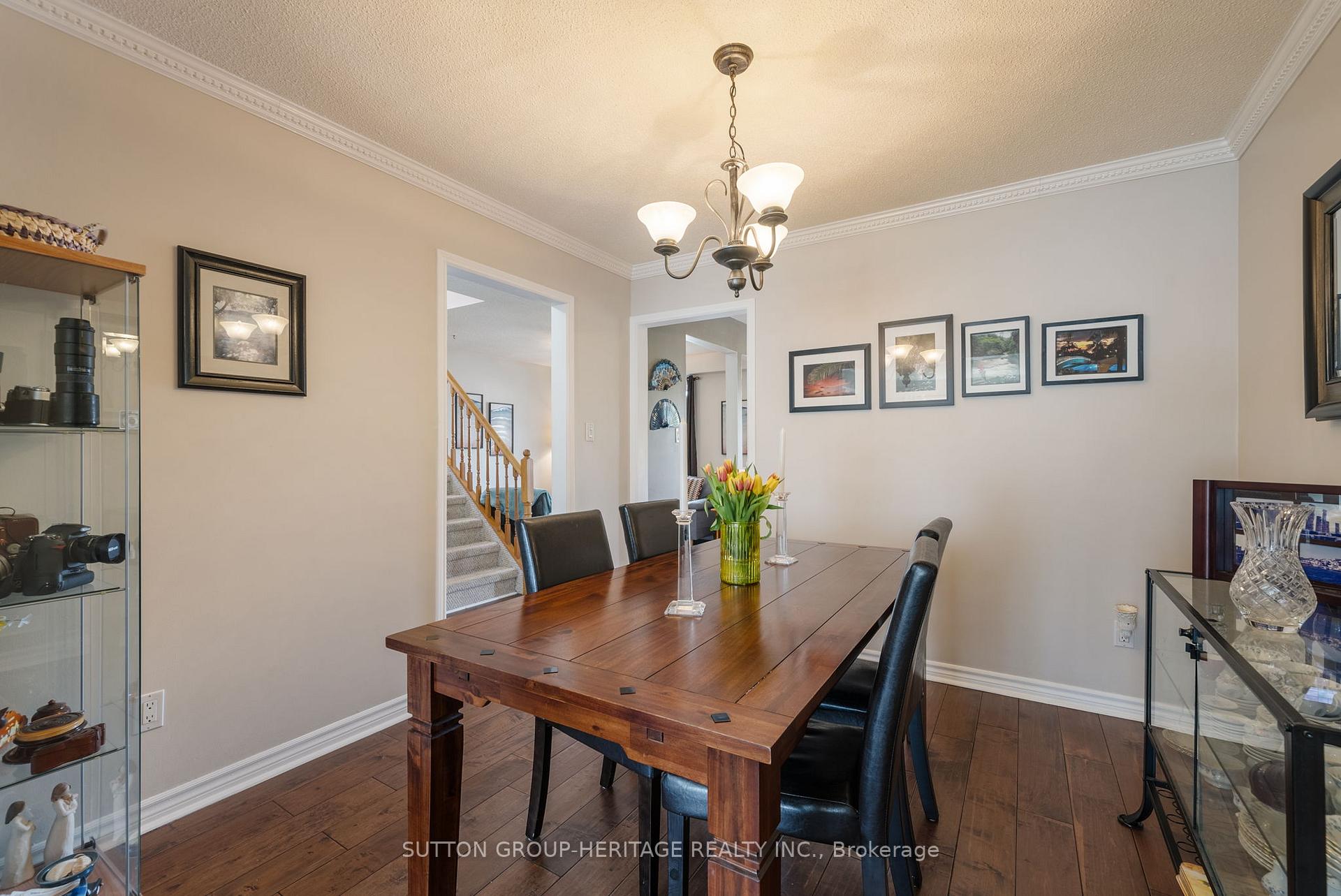 Photo 8 of 618 Sugar Maple Crescent, Whitby, Williamsburg — HOMEH