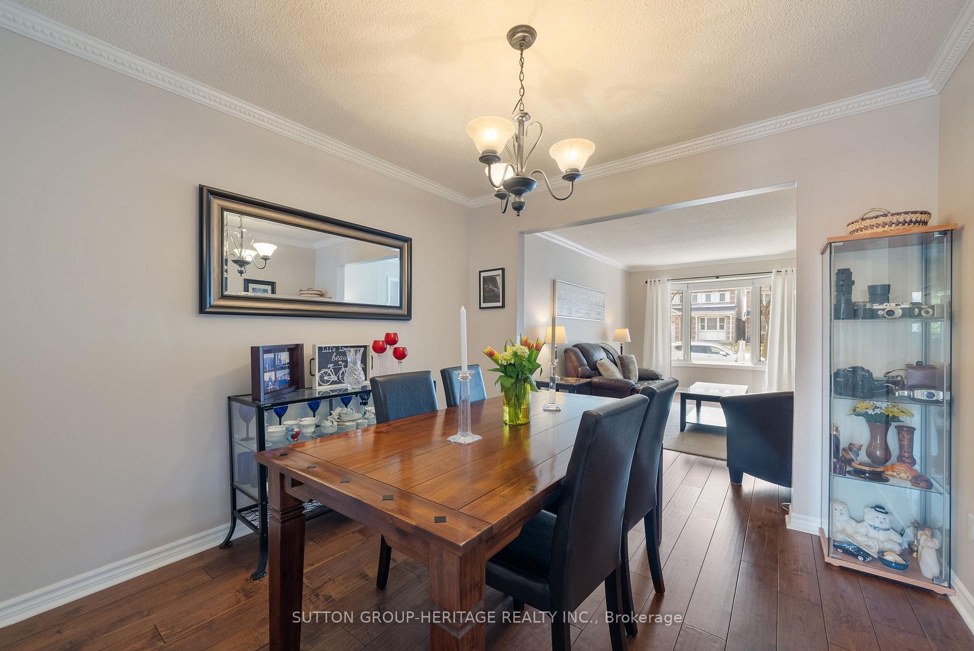 Photo 9 of 618 Sugar Maple Crescent, Whitby, Williamsburg — HOMEH