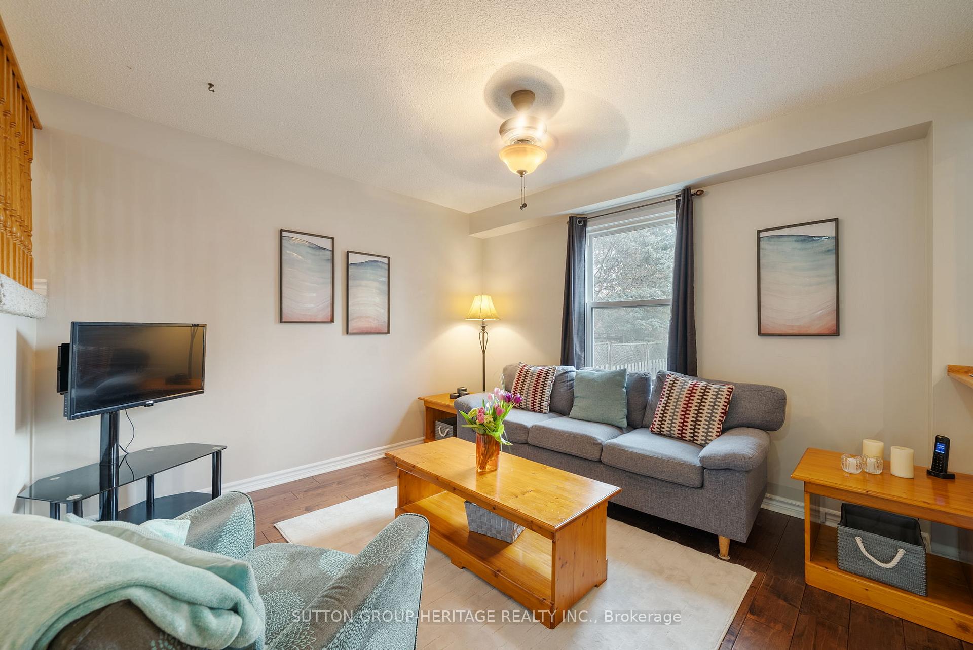 Photo 13 of 618 Sugar Maple Crescent, Whitby, Williamsburg — HOMEH