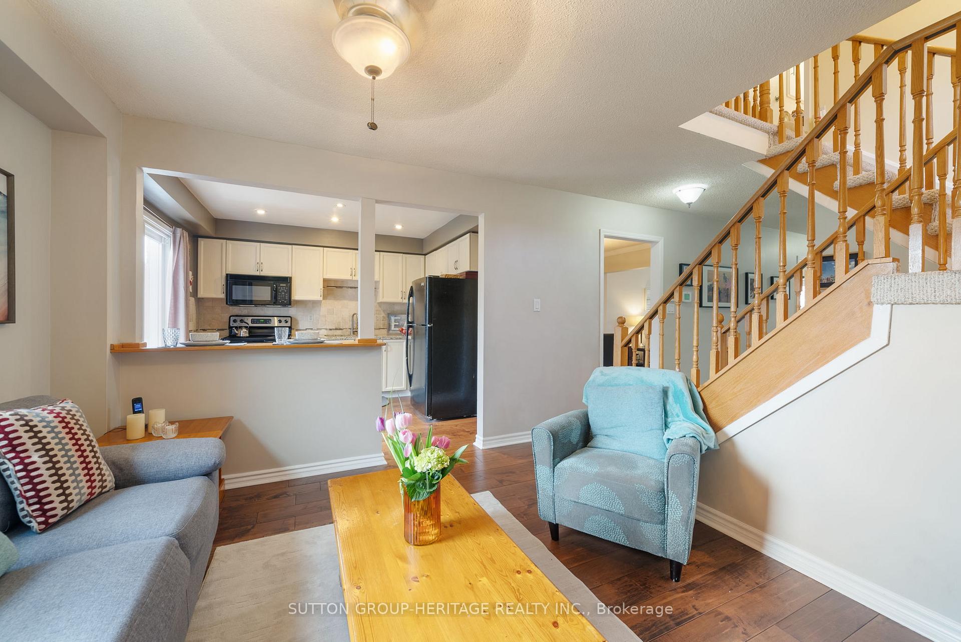 Photo 14 of 618 Sugar Maple Crescent, Whitby, Williamsburg — HOMEH