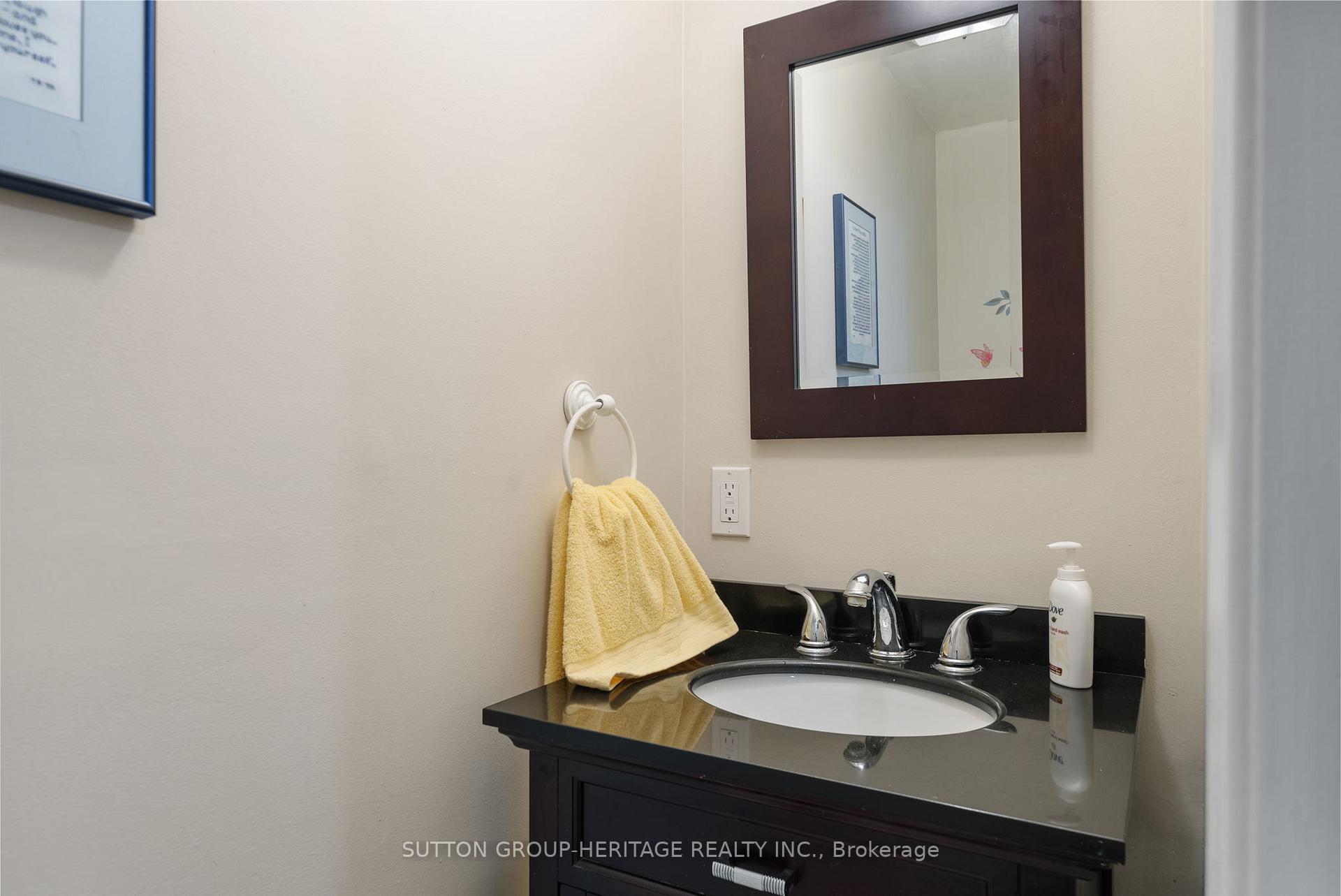 Photo 16 of 618 Sugar Maple Crescent, Whitby, Williamsburg — HOMEH