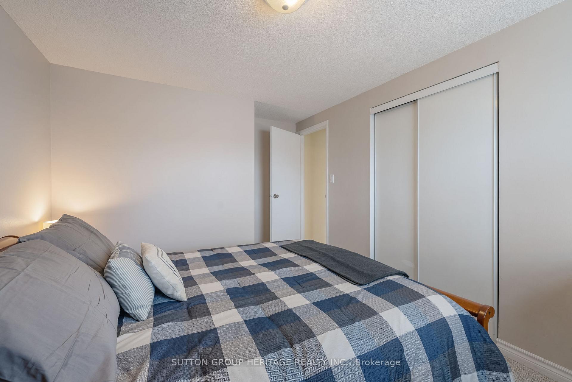 Photo 24 of 618 Sugar Maple Crescent, Whitby, Williamsburg — HOMEH