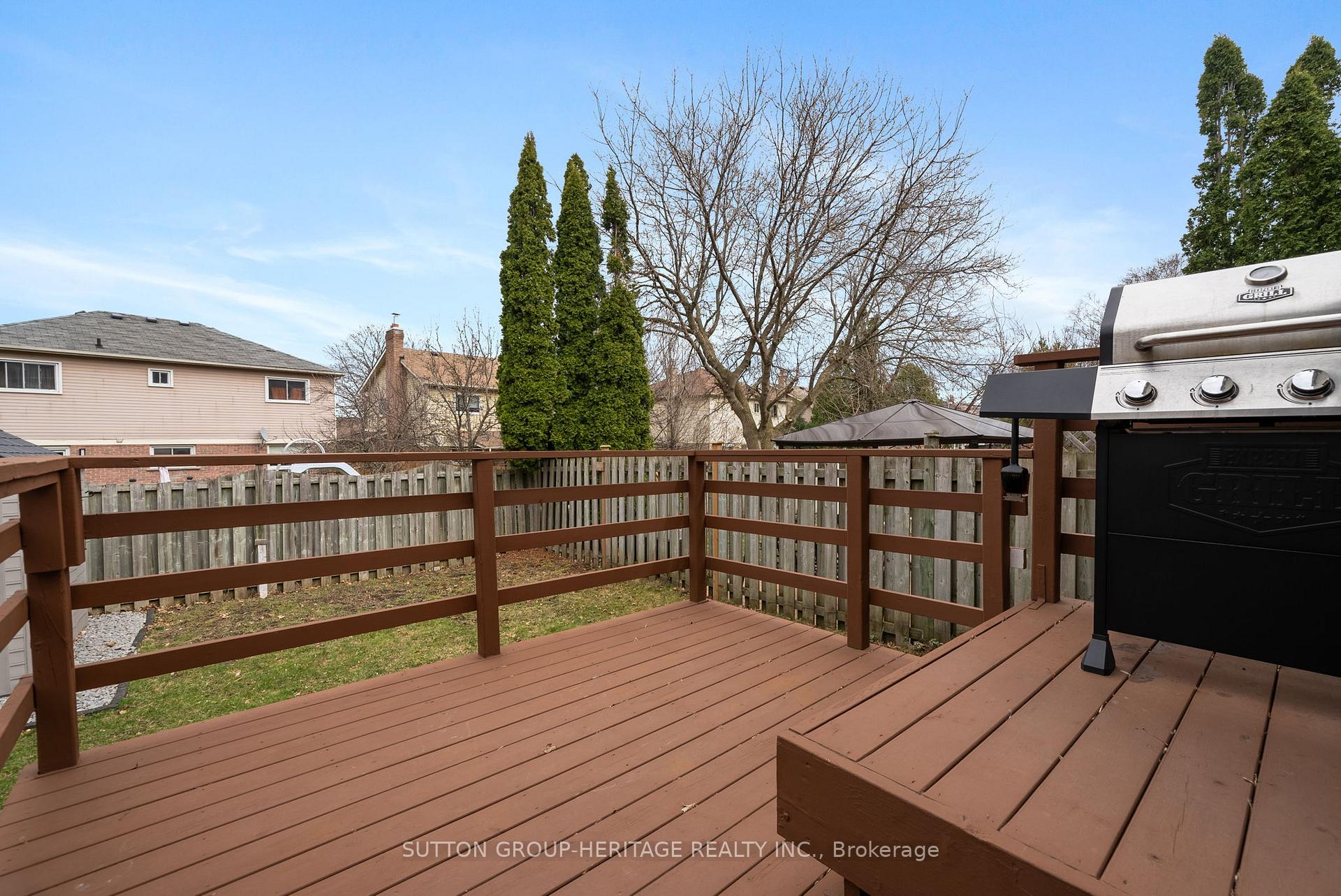 Photo 37 of 618 Sugar Maple Crescent, Whitby, Williamsburg — HOMEH