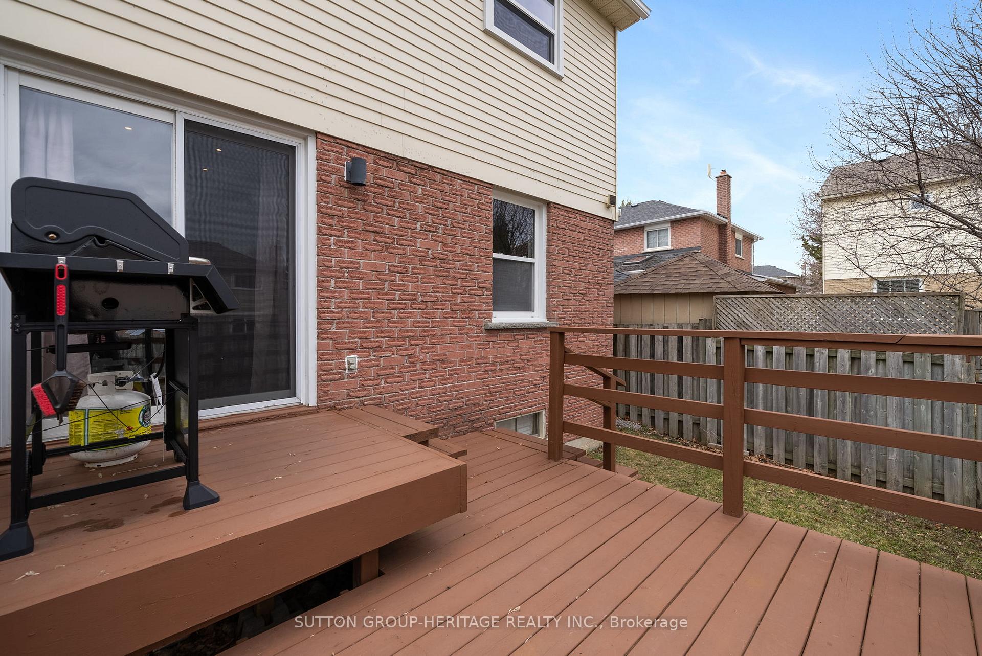 Photo 38 of 618 Sugar Maple Crescent, Whitby, Williamsburg — HOMEH