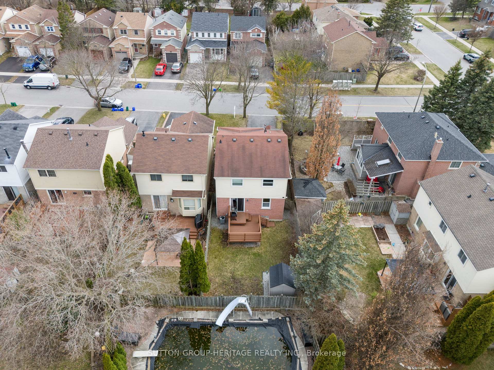 Photo 40 of 618 Sugar Maple Crescent, Whitby, Williamsburg — HOMEH