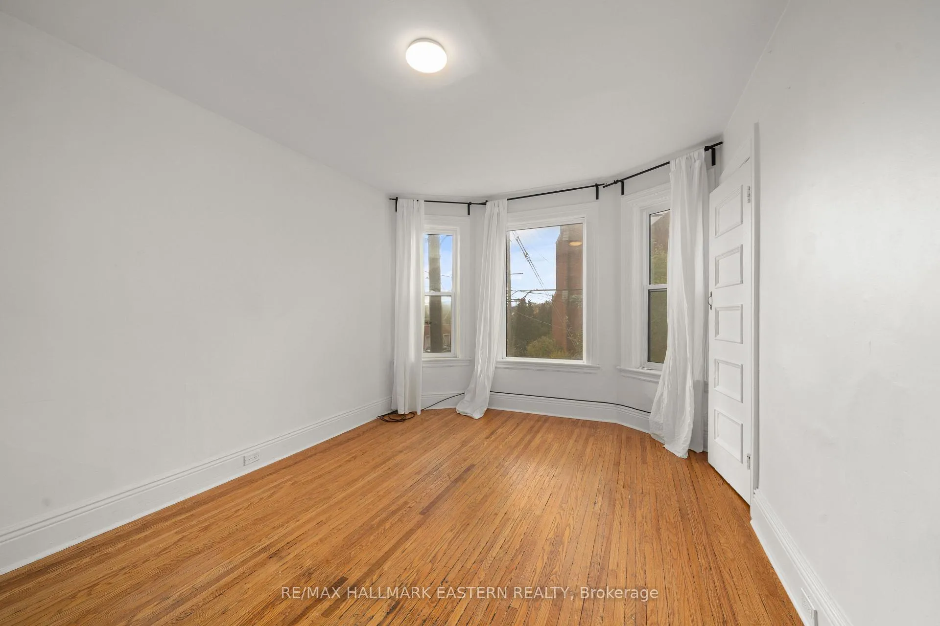 Photo 7 of 300 Wolfe Street, Peterborough, Town Ward 3 — HOMEH