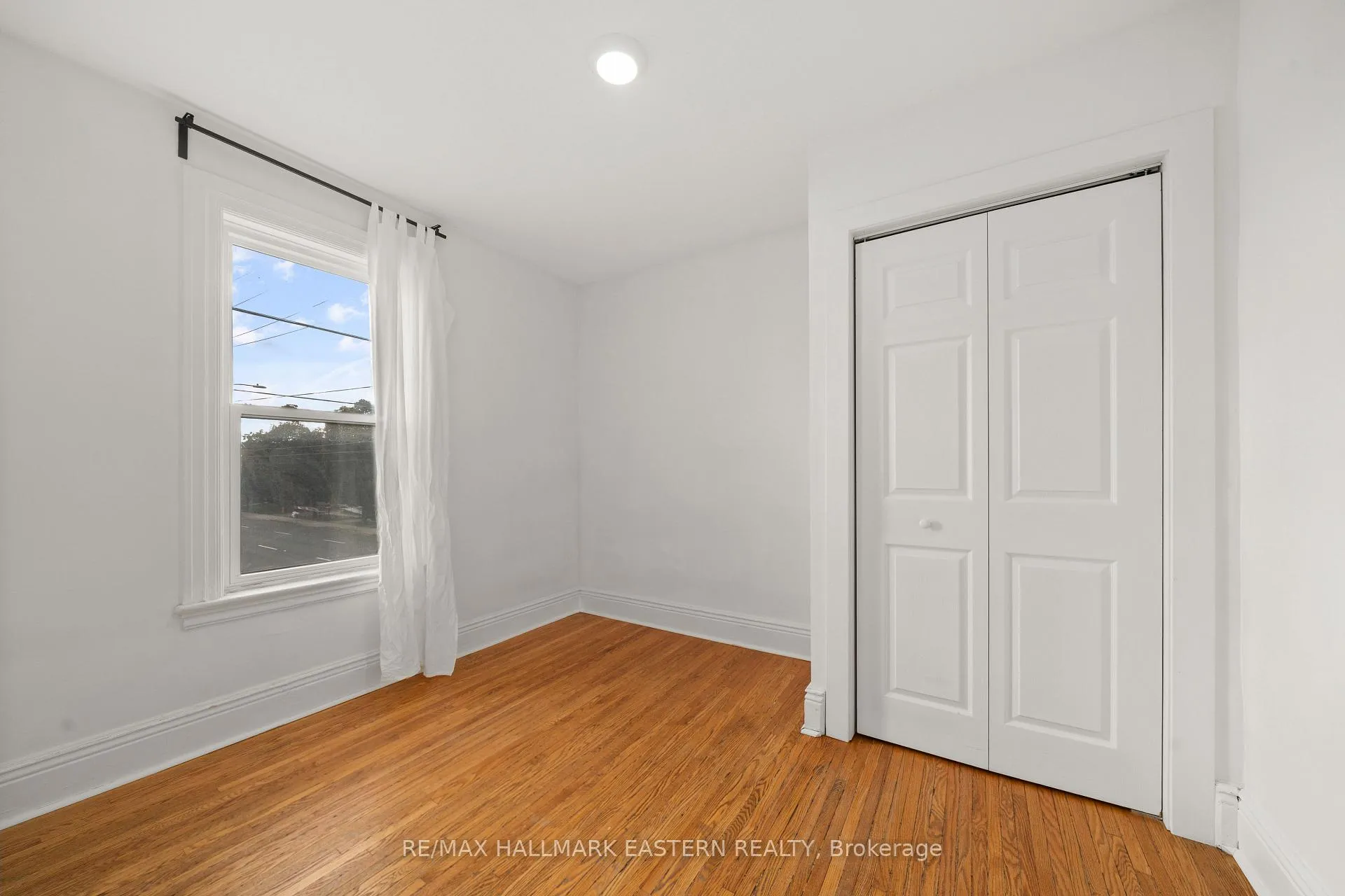Photo 9 of 300 Wolfe Street, Peterborough, Town Ward 3 — HOMEH