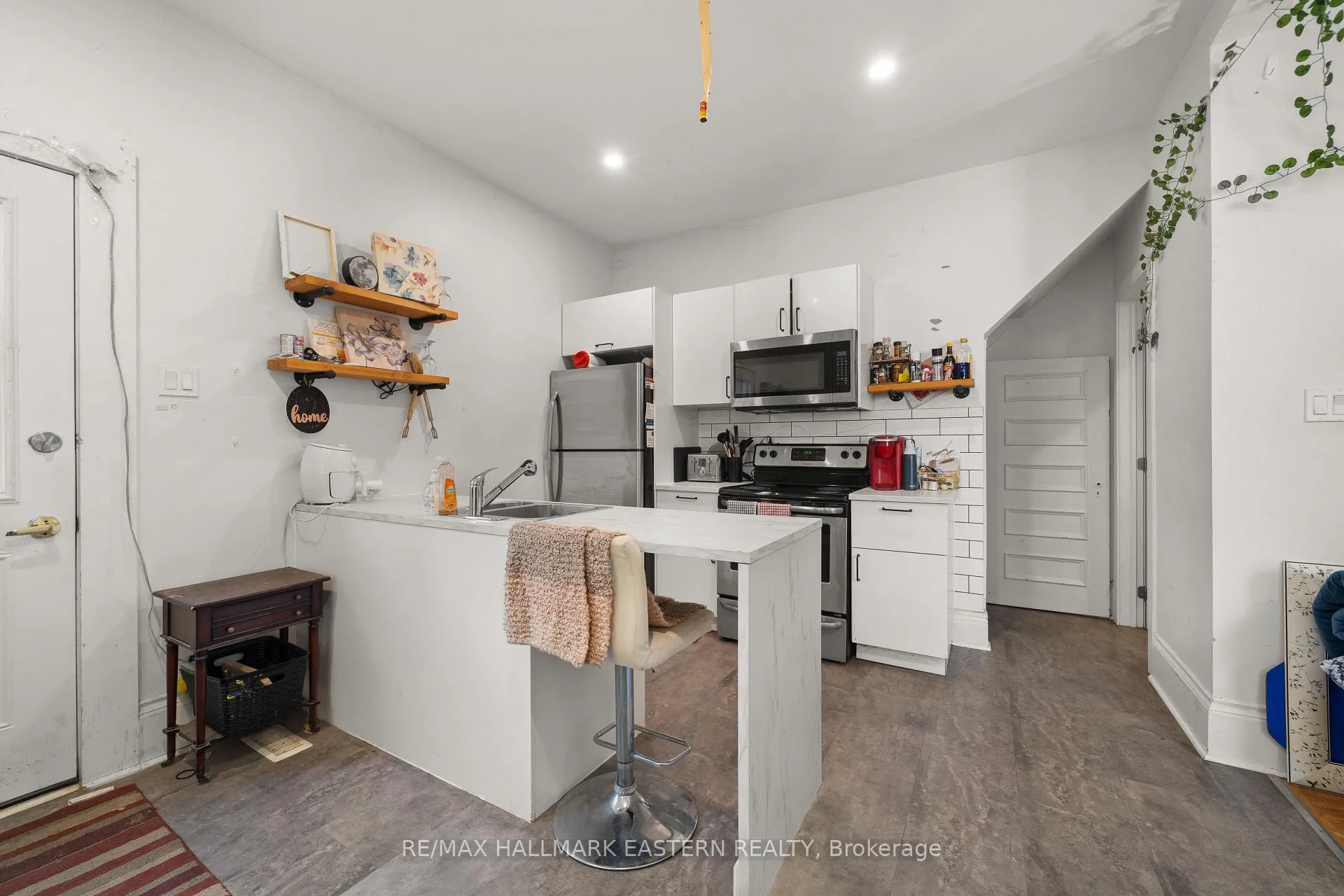 Photo 25 of 300 Wolfe Street, Peterborough, Town Ward 3 — HOMEH