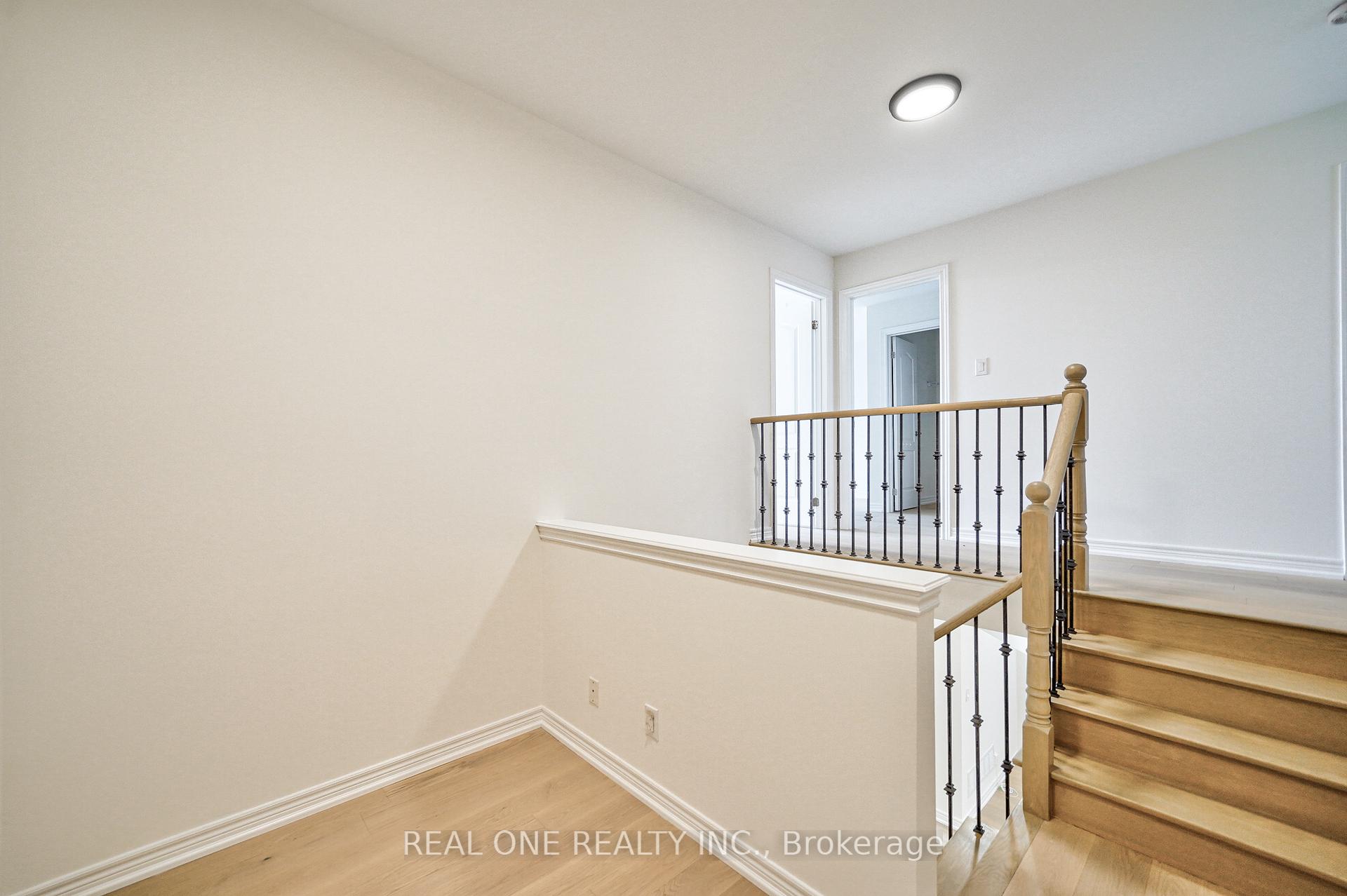 Photo 19 of 20 Riding Mountain Drive, Richmond Hill, Jefferson — HOMEH