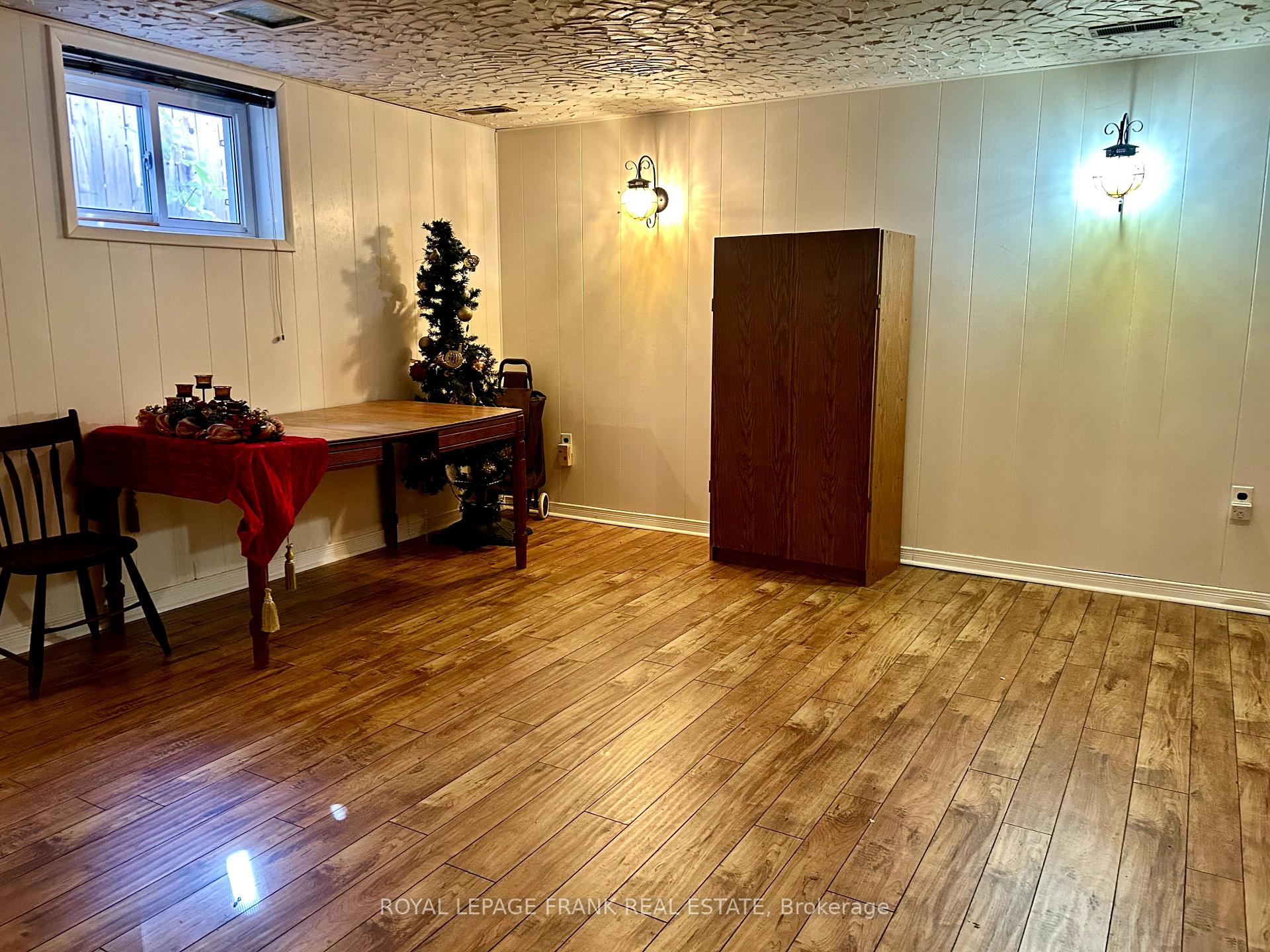 Photo 10 of 4 Peary Place, Peterborough, Northcrest Ward 5 — HOMEH