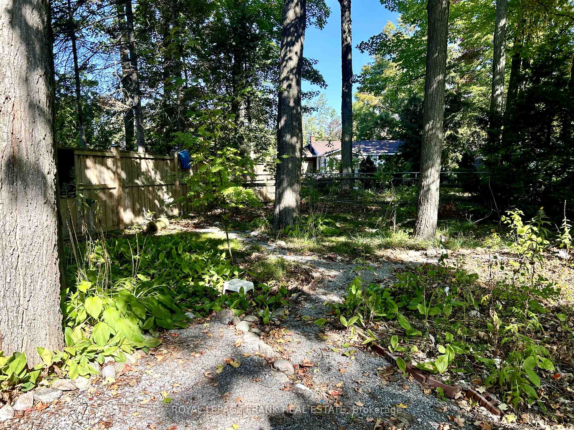 Photo 20 of 4 Peary Place, Peterborough, Northcrest Ward 5 — HOMEH