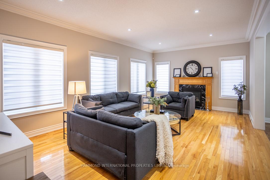 Photo 13 of 162 Via Borghese Street, Vaughan, Vellore Village — HOMEH