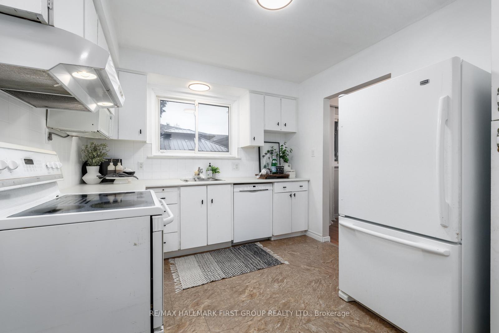 Photo 12 of 1395 Fundy Street, Oshawa, Lakeview — HOMEH