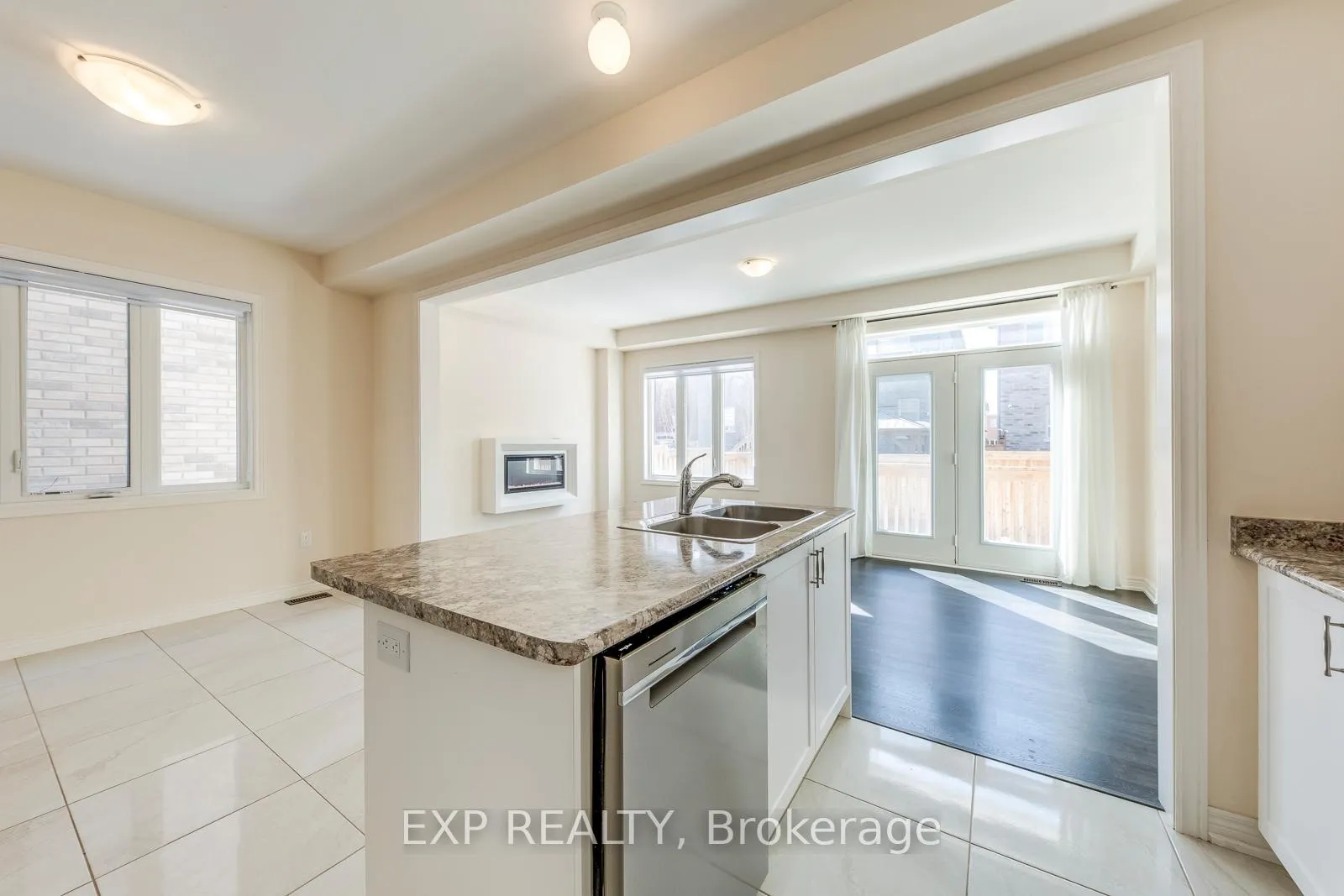 Photo 8 of 186 Agro Street, Hamilton, Waterdown — HOMEH