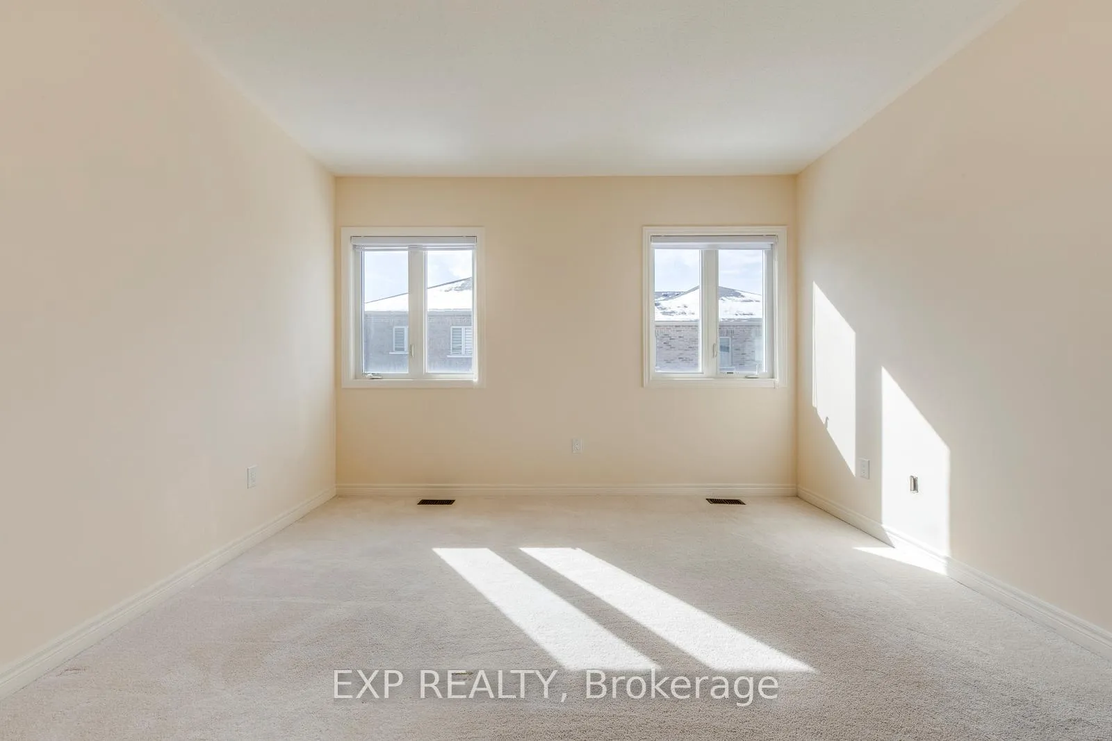 Photo 25 of 186 Agro Street, Hamilton, Waterdown — HOMEH