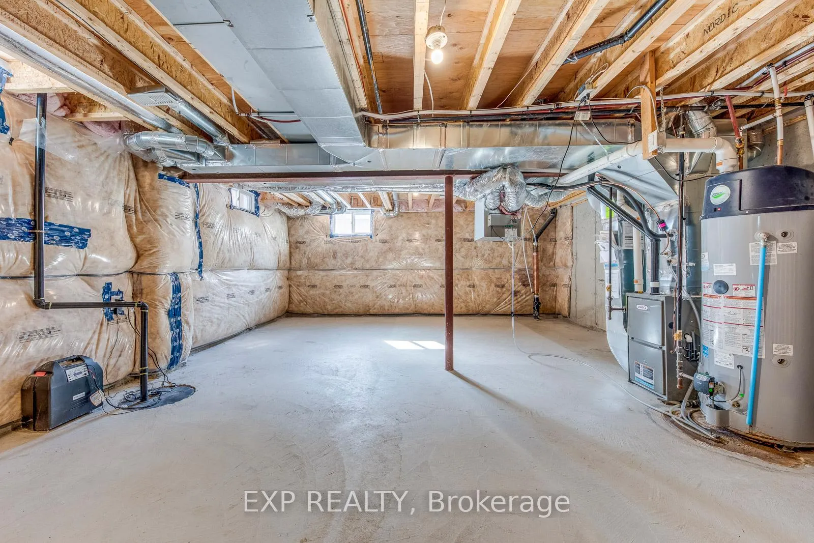 Photo 34 of 186 Agro Street, Hamilton, Waterdown — HOMEH