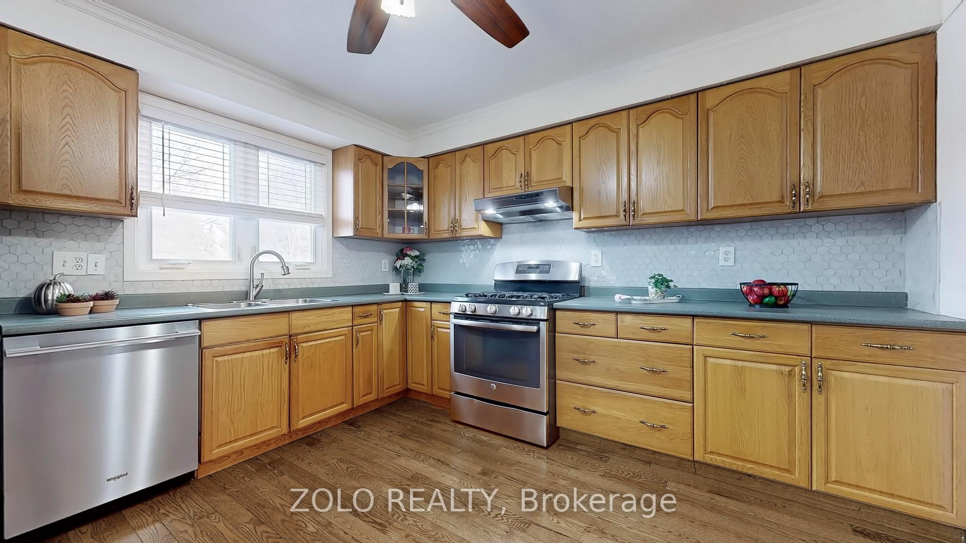 Photo 16 of 121 Michael Boulevard, Whitby, Lynde Creek — HOMEH