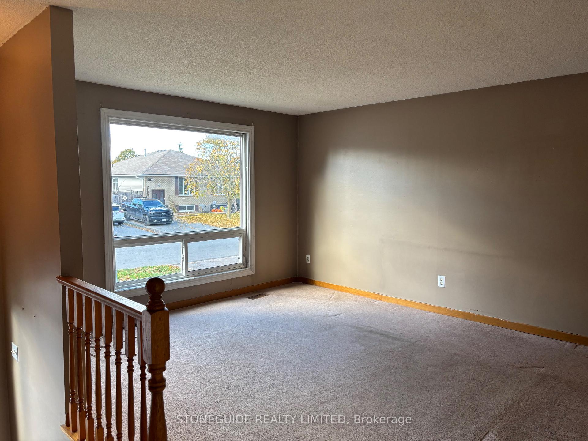 Photo 3 of 2180 Easthill Drive, Peterborough, Ashburnham Ward 4 — HOMEH