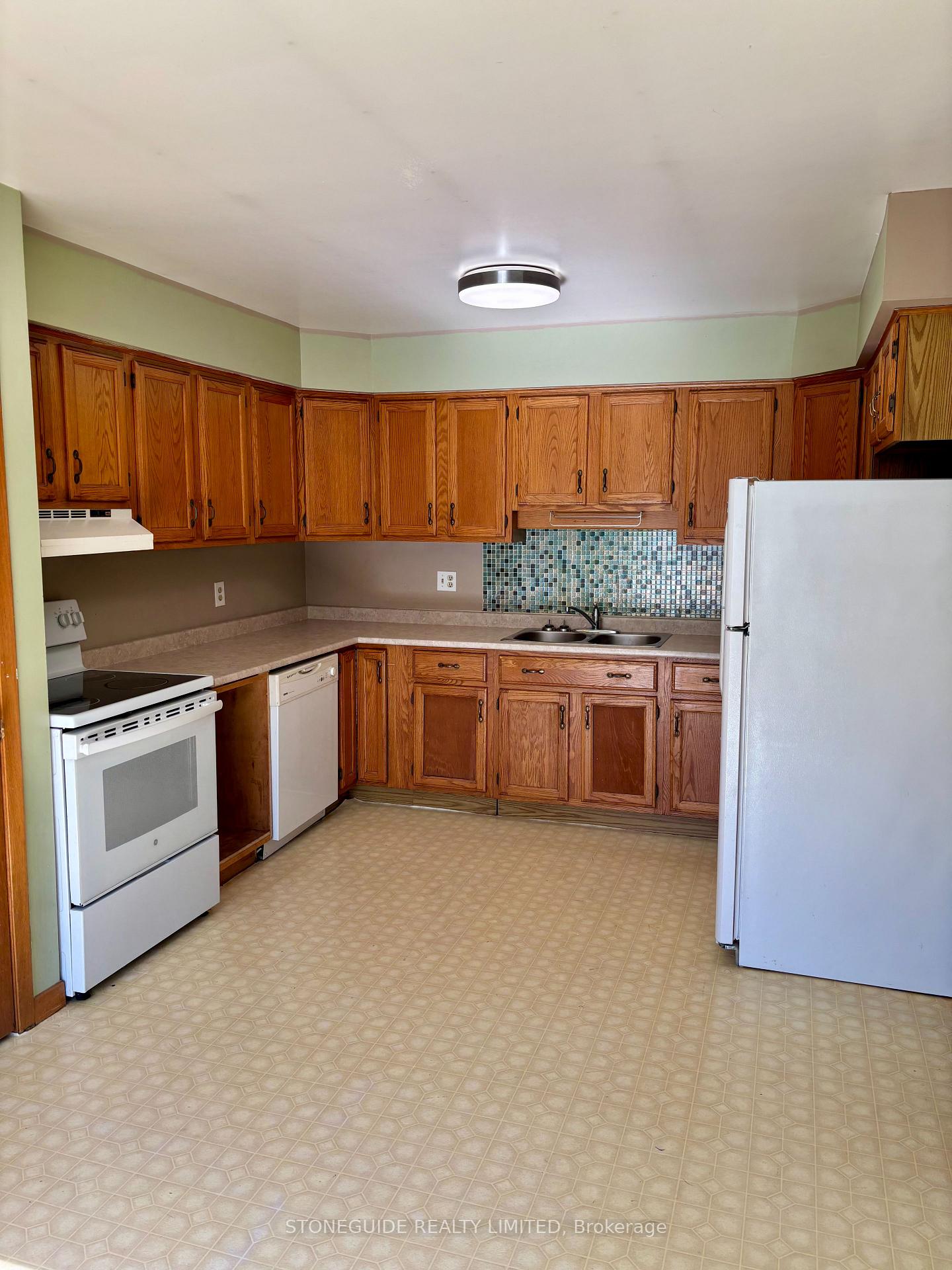 Photo 7 of 2180 Easthill Drive, Peterborough, Ashburnham Ward 4 — HOMEH
