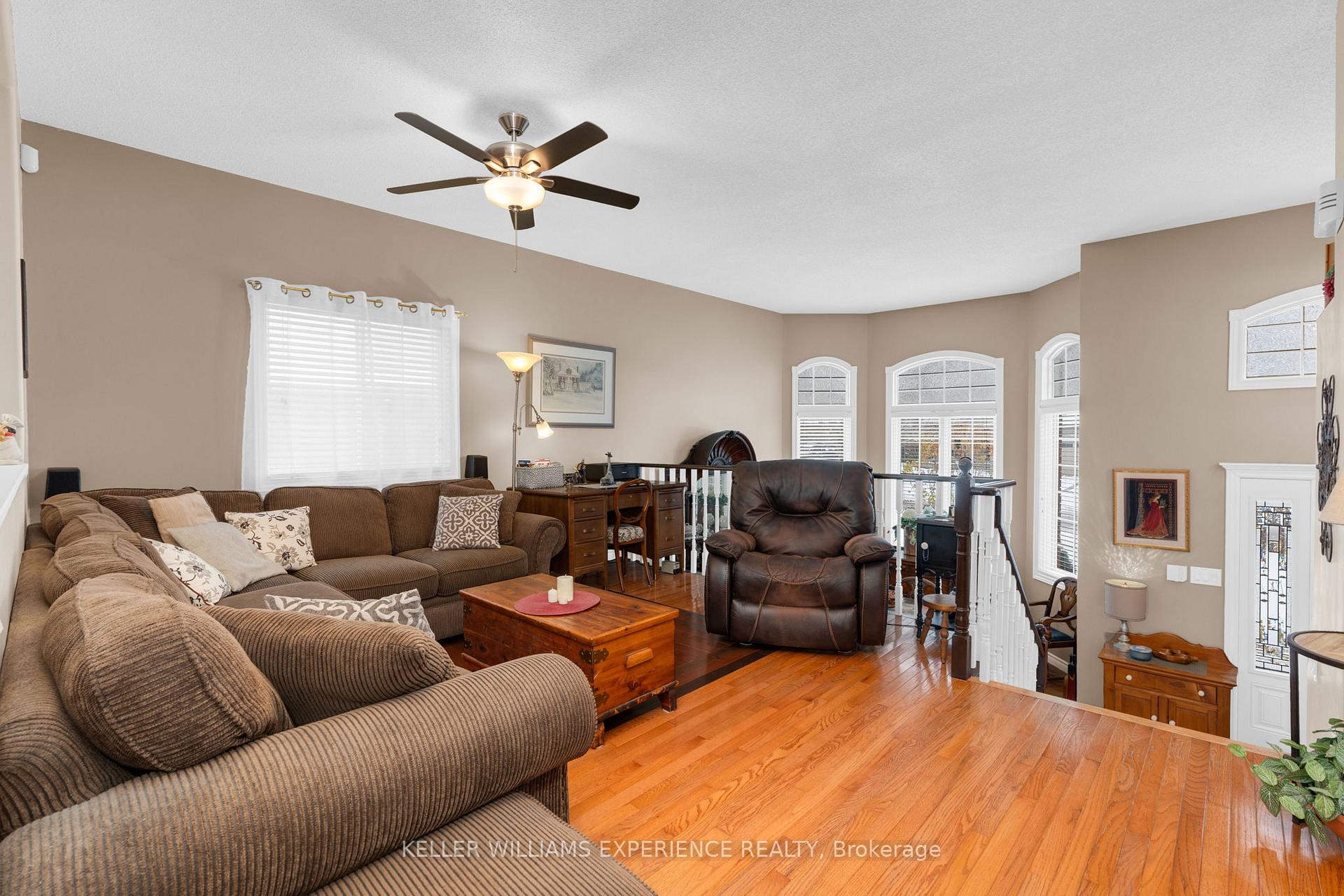 Photo 5 of 33 Allsop Crescent, Barrie, Holly — HOMEH