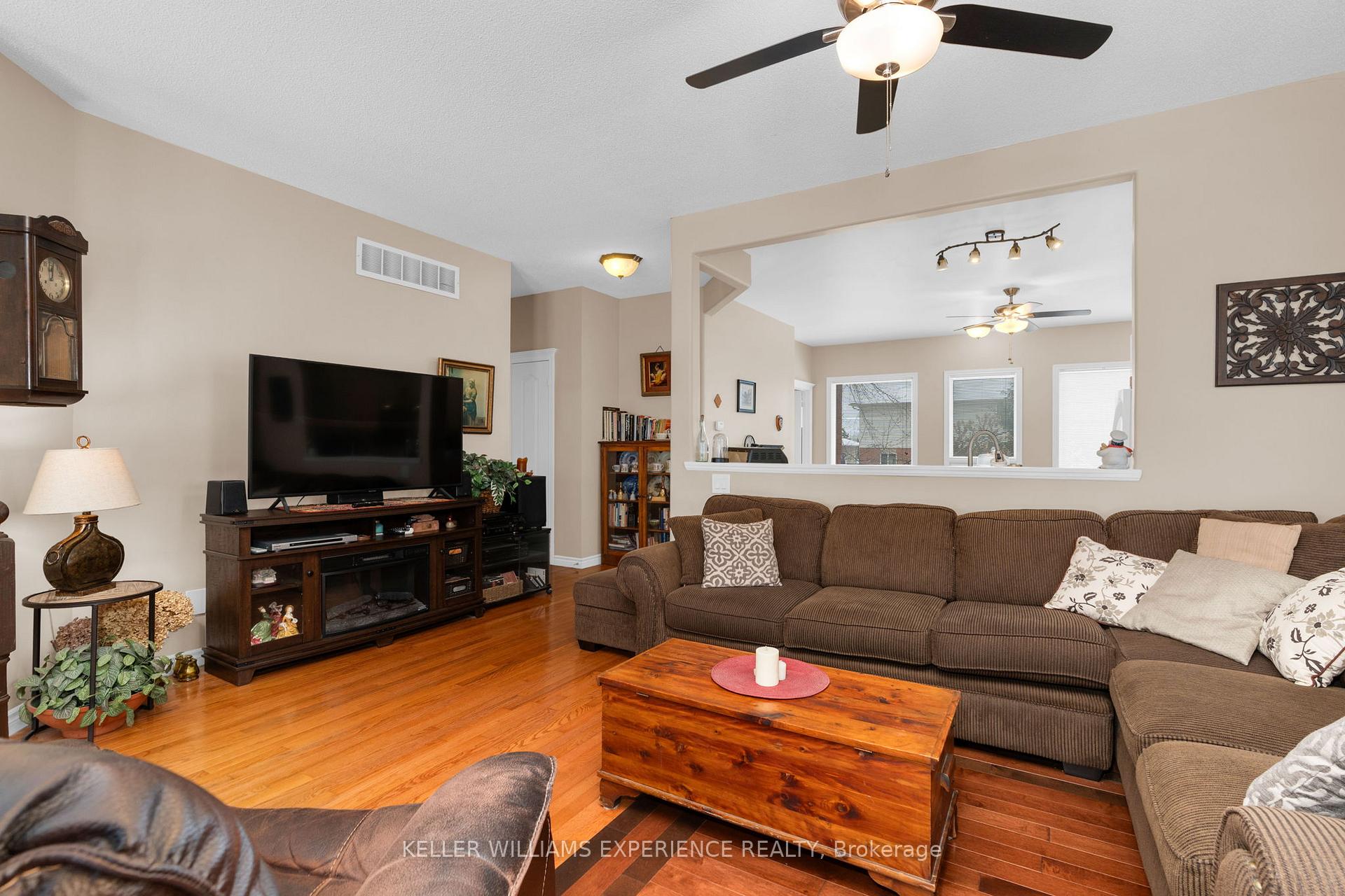Photo 6 of 33 Allsop Crescent, Barrie, Holly — HOMEH